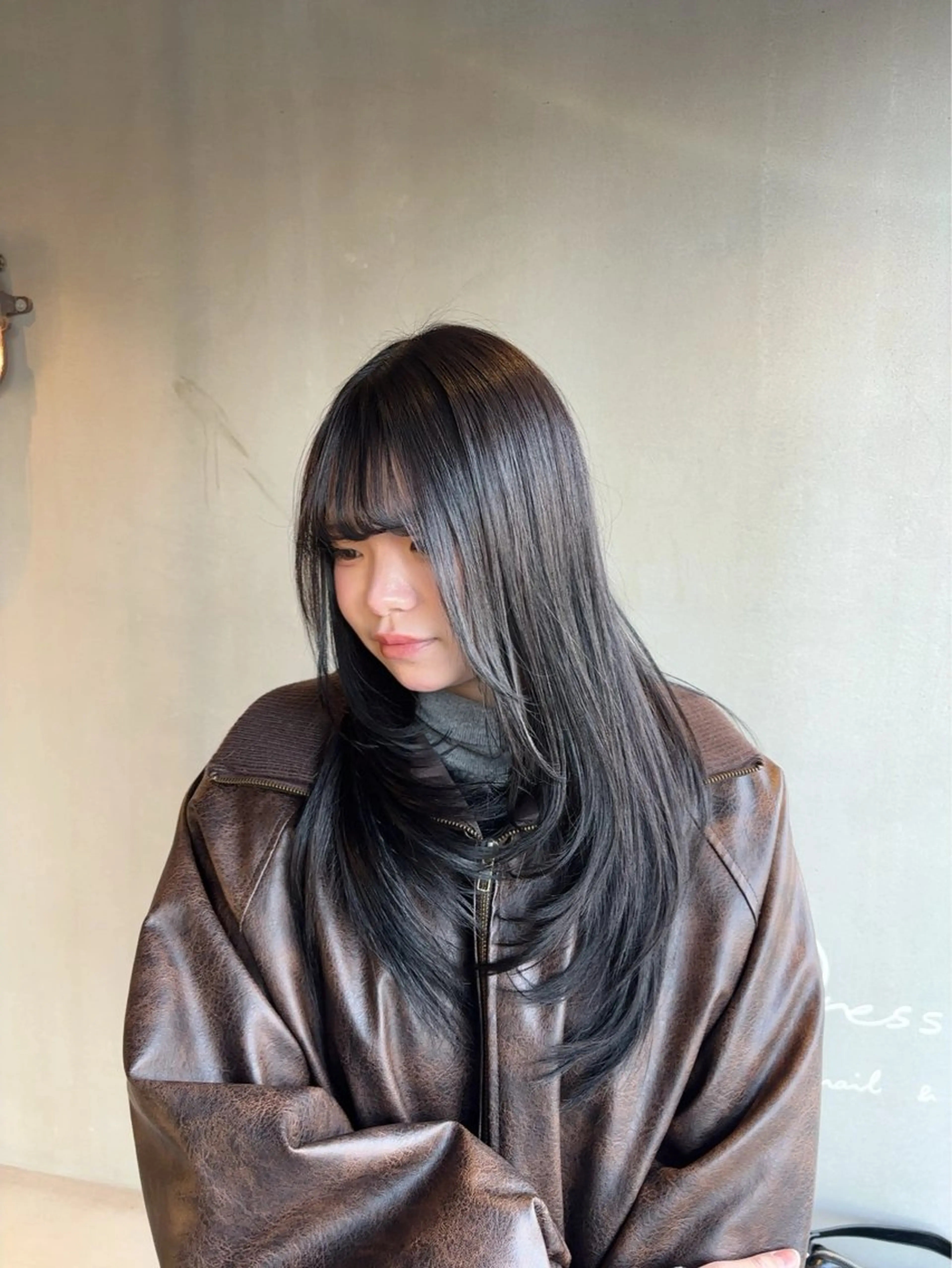 ロング カット ヘアカラー 韓国風レイヤー× くびれヘア艶髪のヘアスタイル