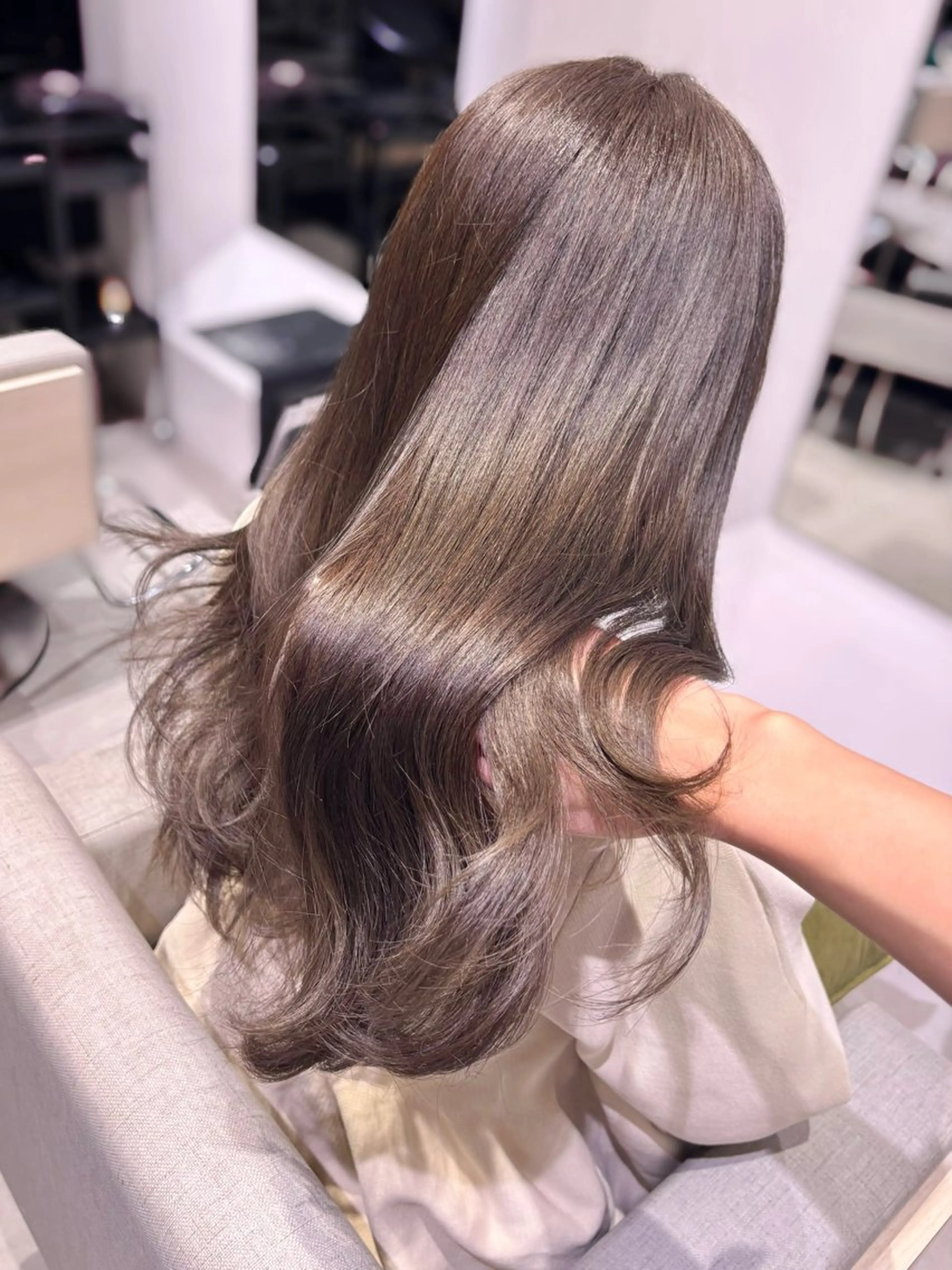 ロング カラー ベージュカラー ブリーチ ブラウンカラー ブリーチなしカラー オリーブベージュ ヘアカラー トリートメント 銀座/髪質改善/韓国 カラー🍓原田侑依のヘアスタイル