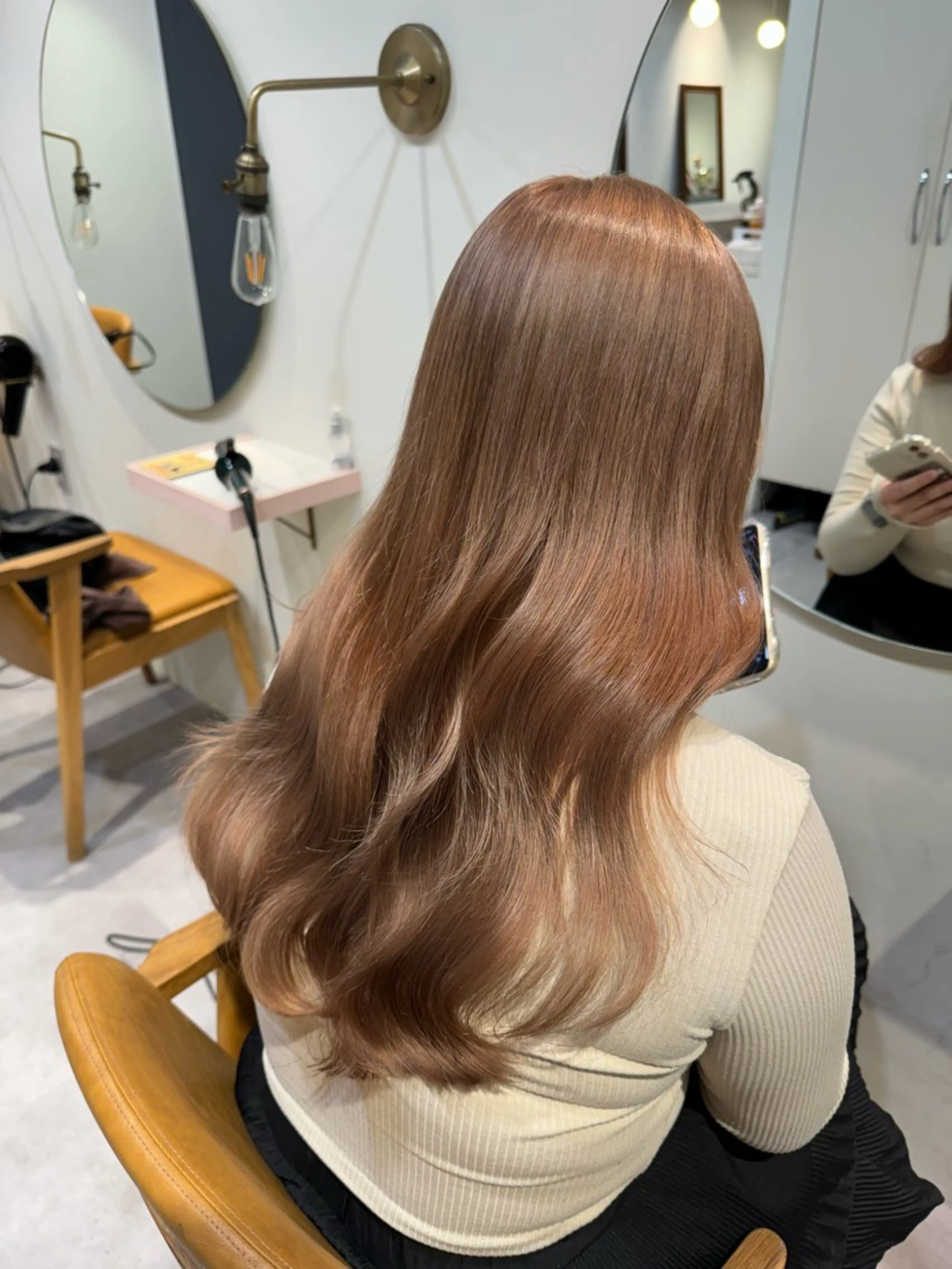 ロング カラー ベージュカラー ミルクティーベージュ ayaka♡ 柔らかカラーのヘアスタイル