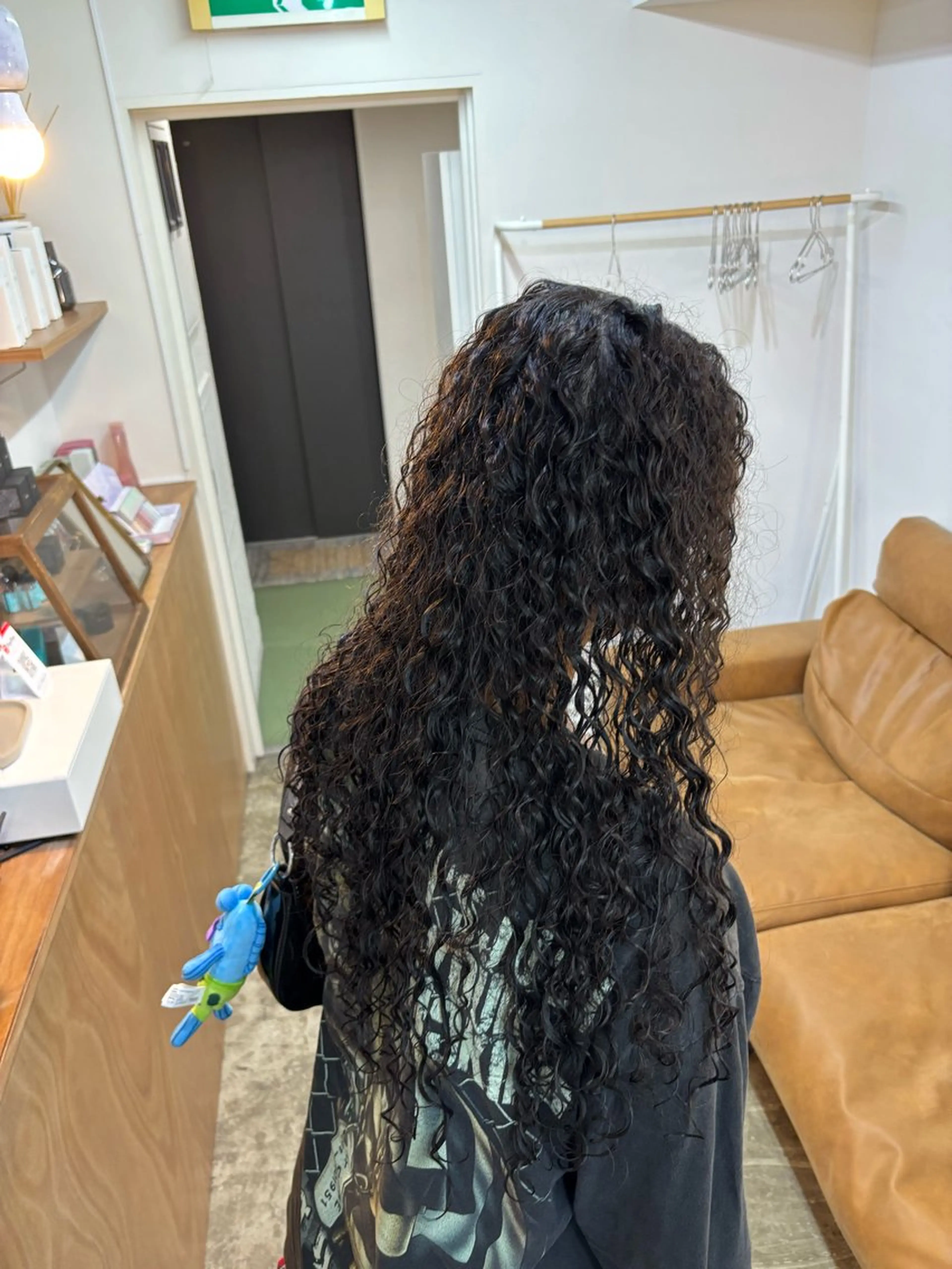 ロング パーマ ナナ/大阪心斎橋/ レイヤーカットのヘアスタイル