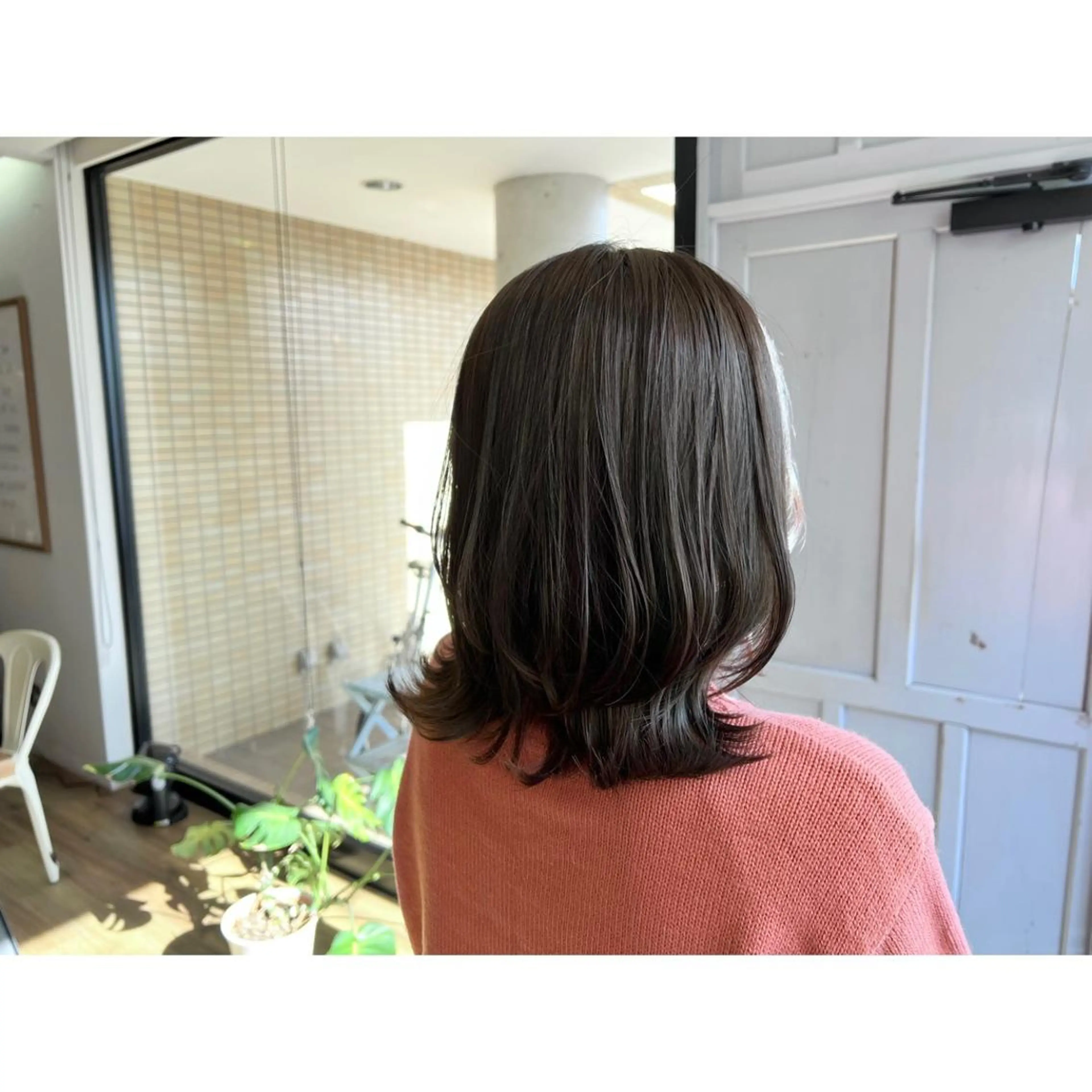 セミロング カラー グレージュ ヘアカラー トリートメント ツキダテ ユイのヘアスタイル