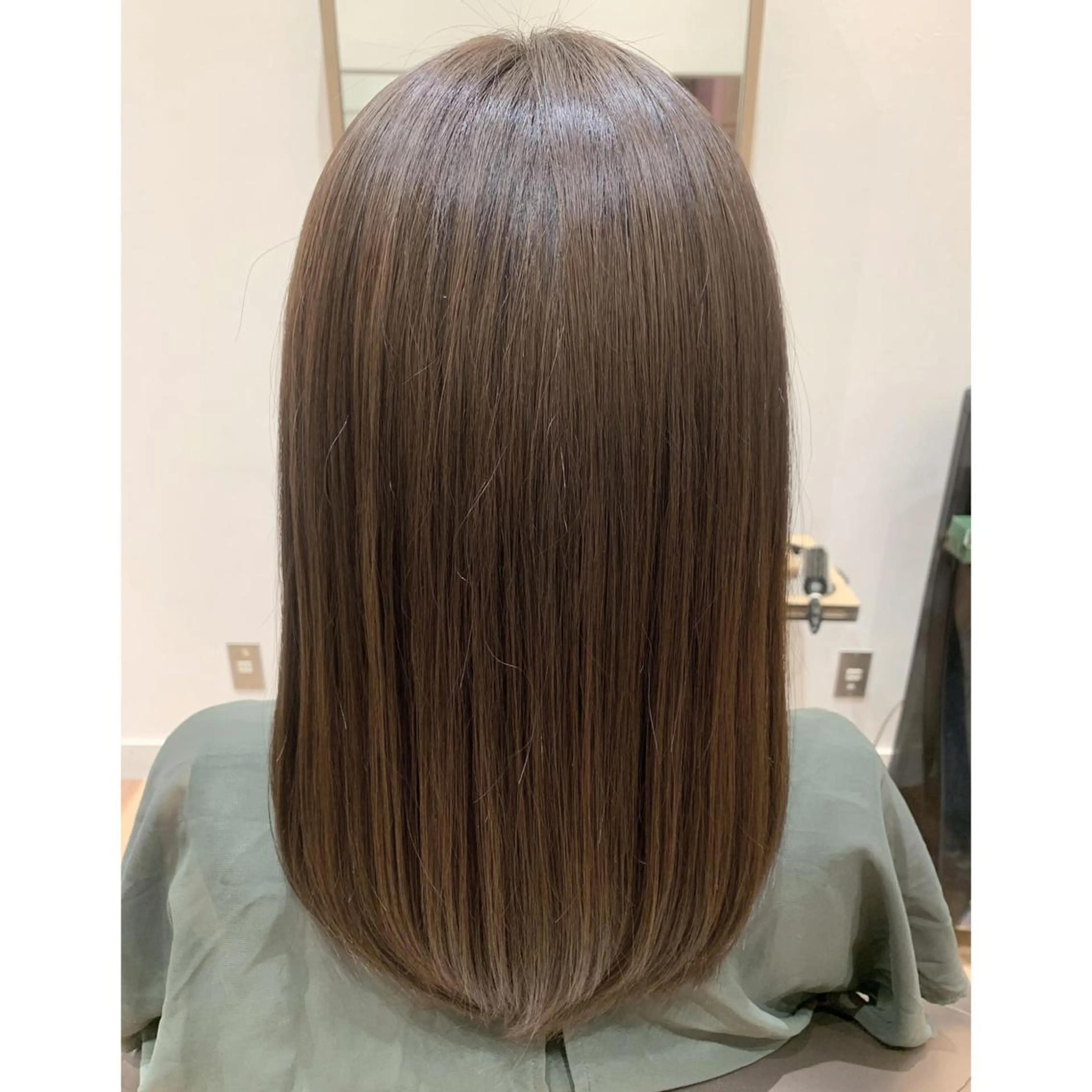 セミロング アッシュ 🎀ツヤ暖色カラー 🎀大塚ナオミのヘアスタイル