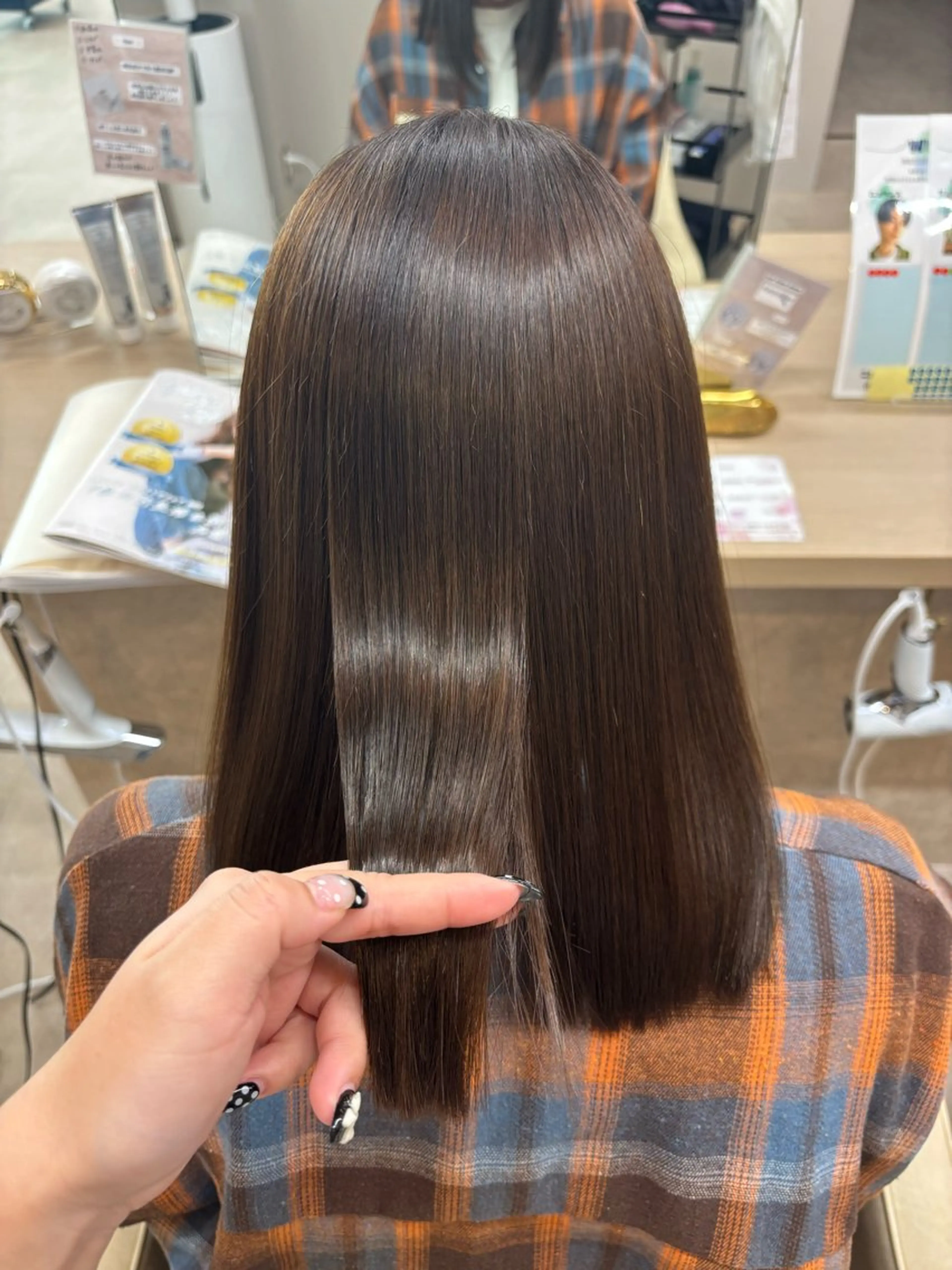 ミディアム カラー カット ヘアカラー トリートメント 顔まわりレイヤー 🎀momoka🎀のヘアスタイル