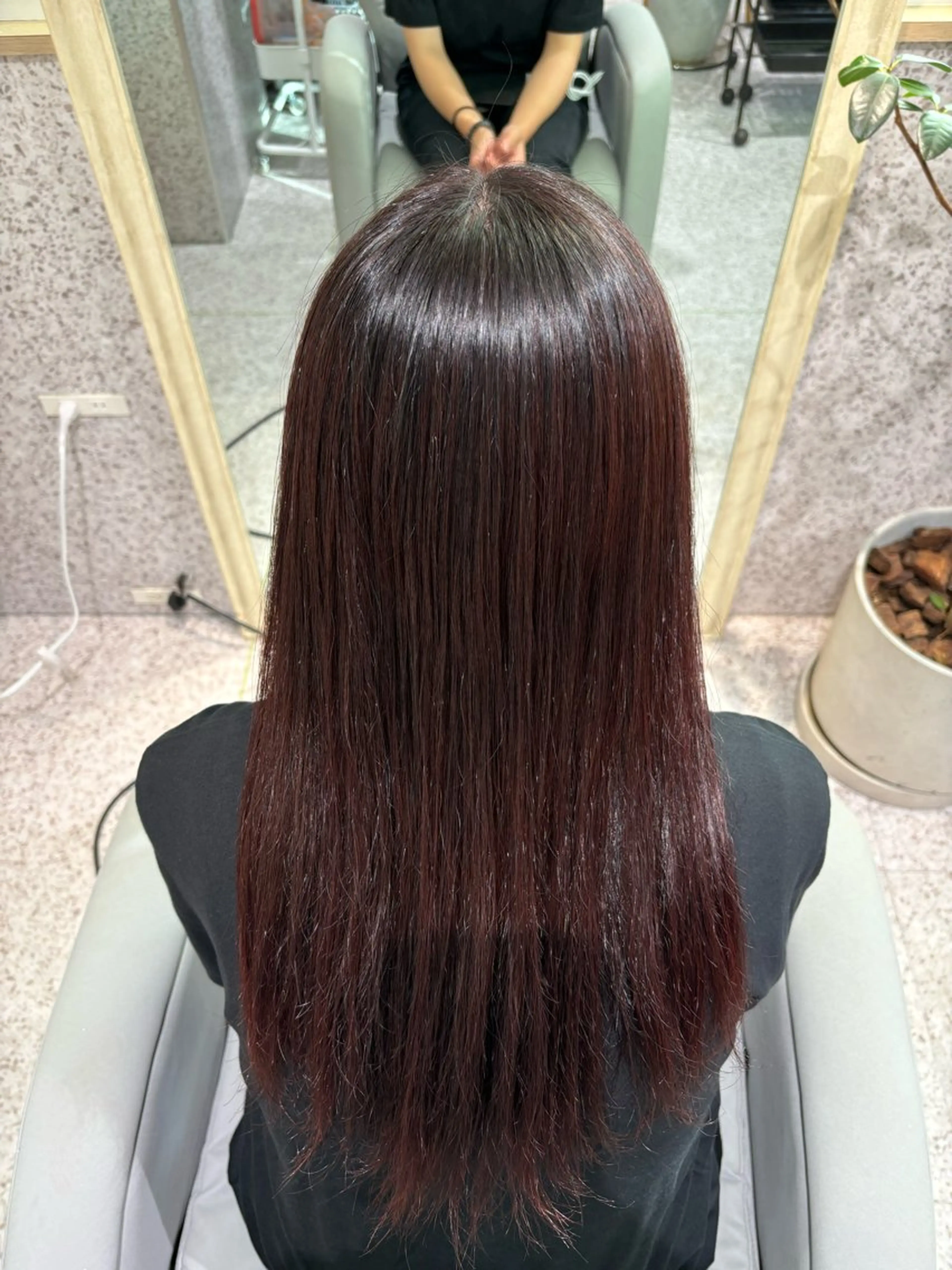 ロング カラー ダブルカラー イヤリングカラー ハイライトカラー ハイトーンカラー インナーカラー カット ヘアカラー 暖色カラー/ パリジェンヌ💟みくのヘアスタイル