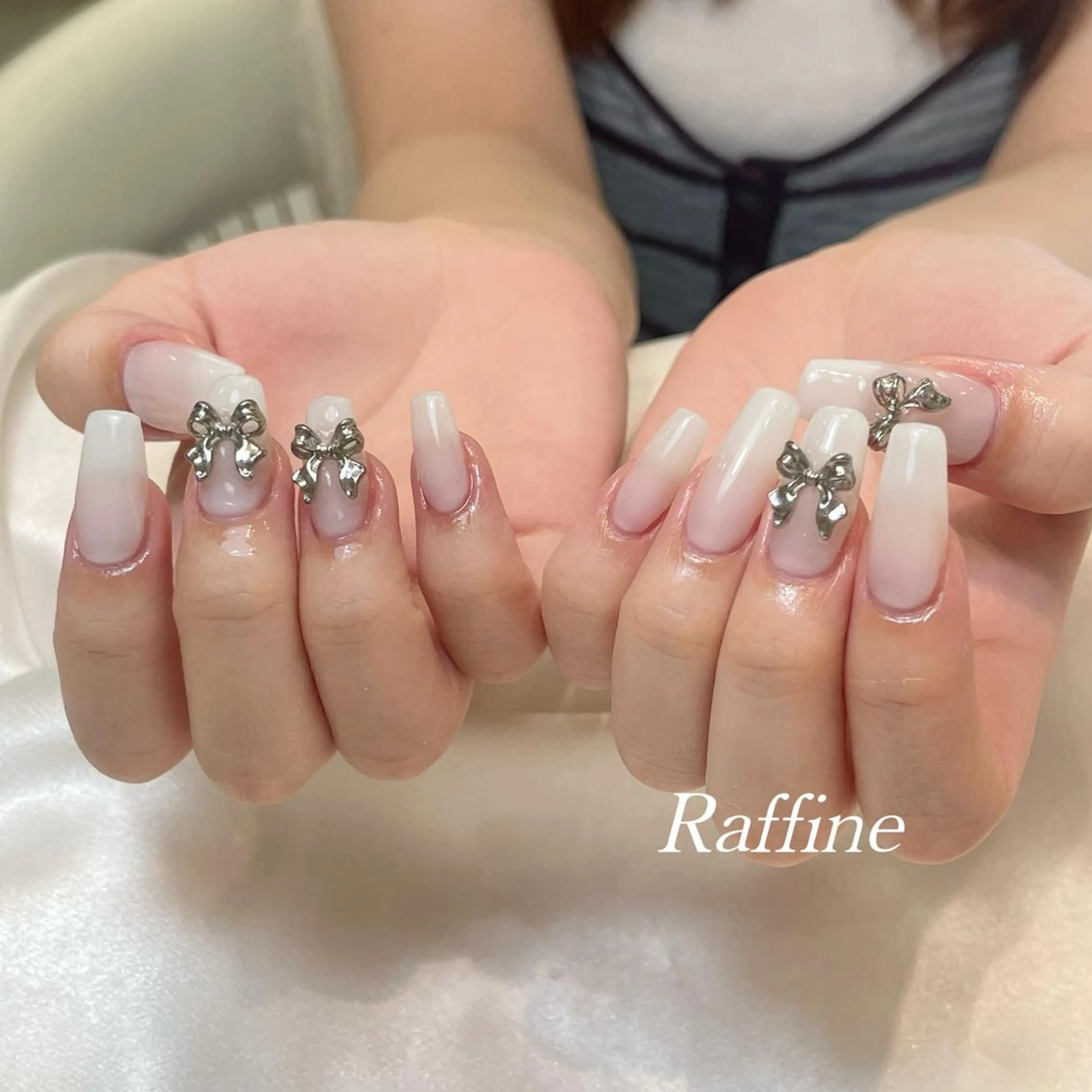 ネイル RAFFINE 月🦋🩵のネイルデザイン