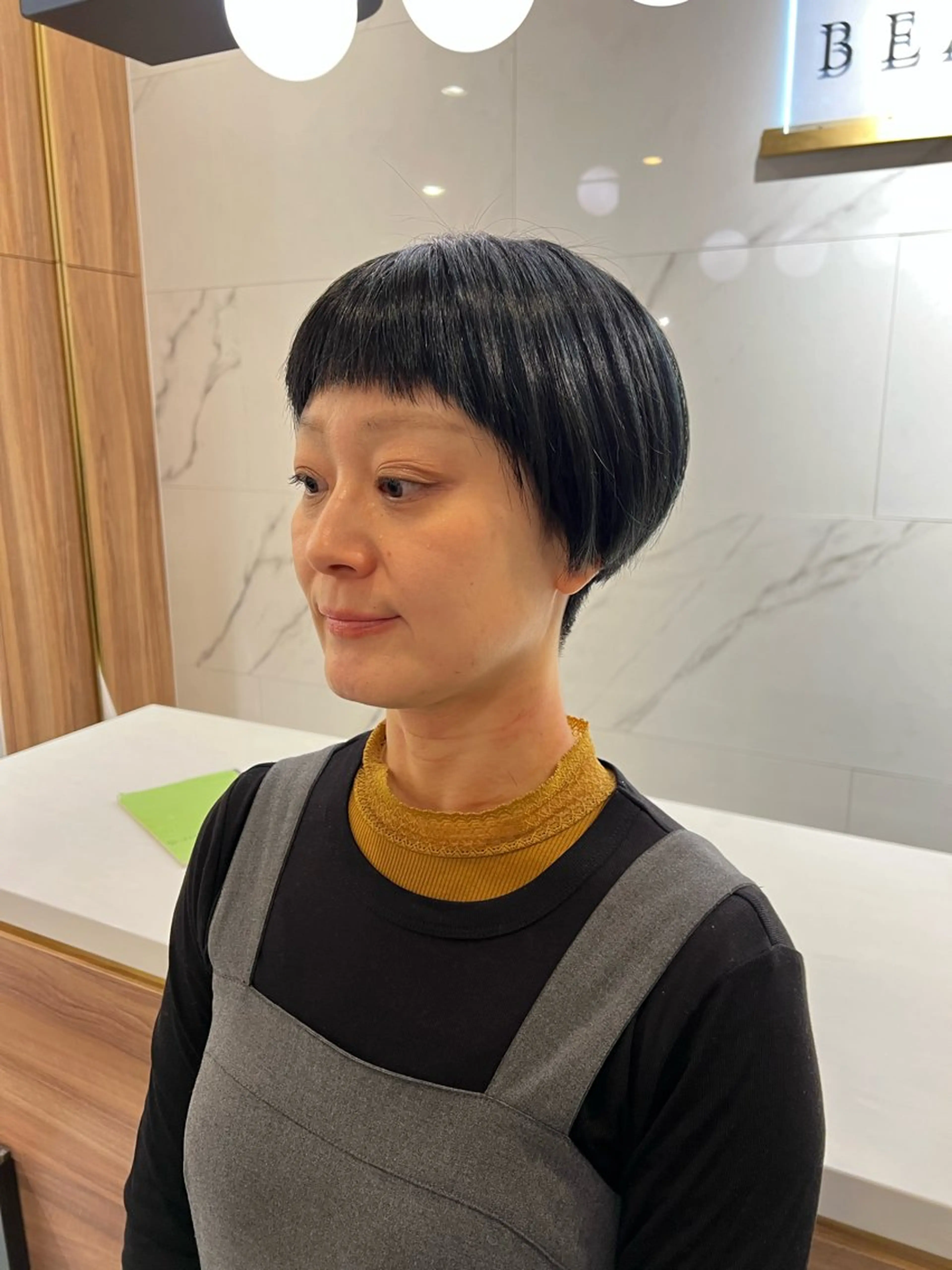 ショート 村中 逸紀のヘアスタイル