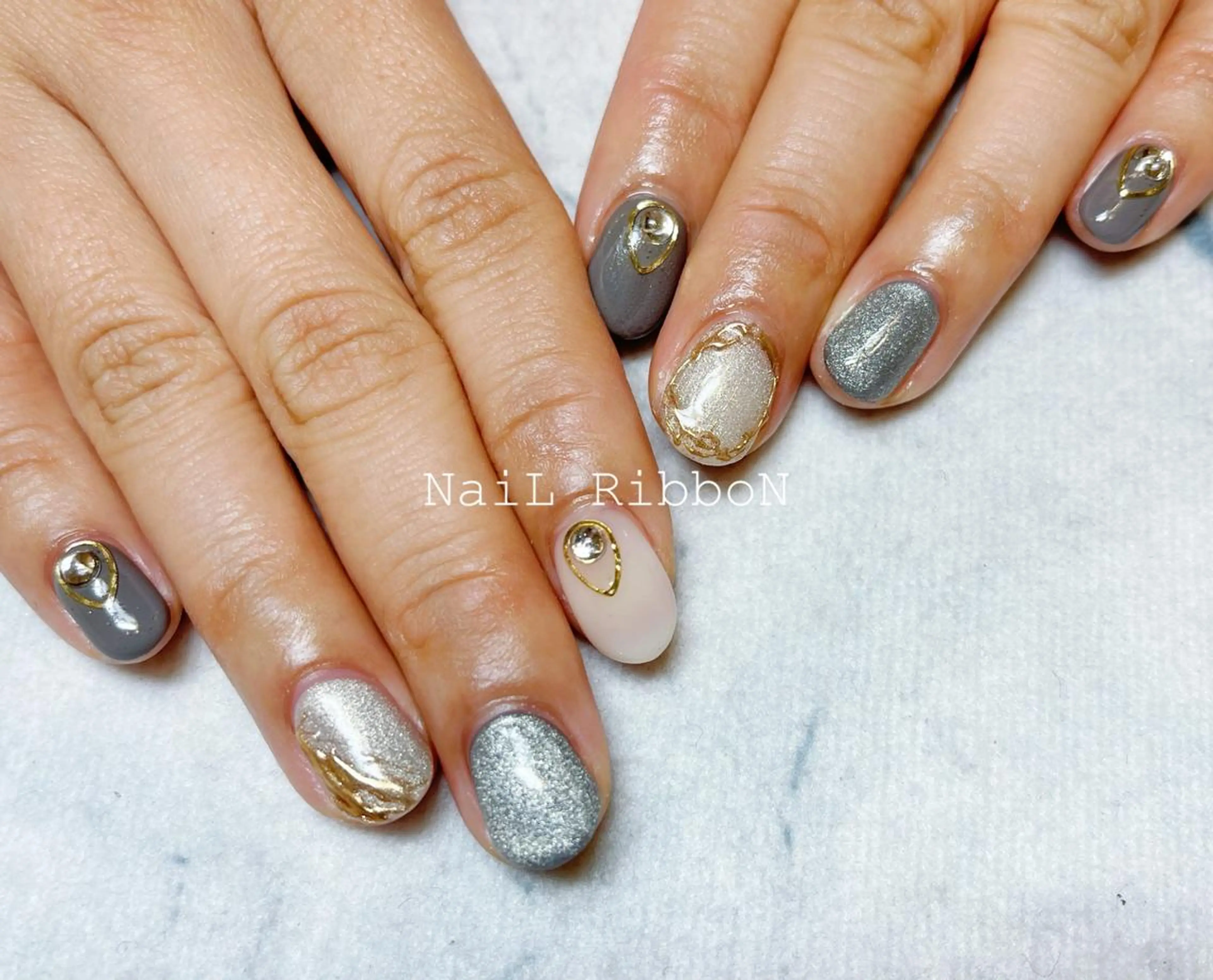 ネイル ネイルリボン 伊藤のネイルデザイン