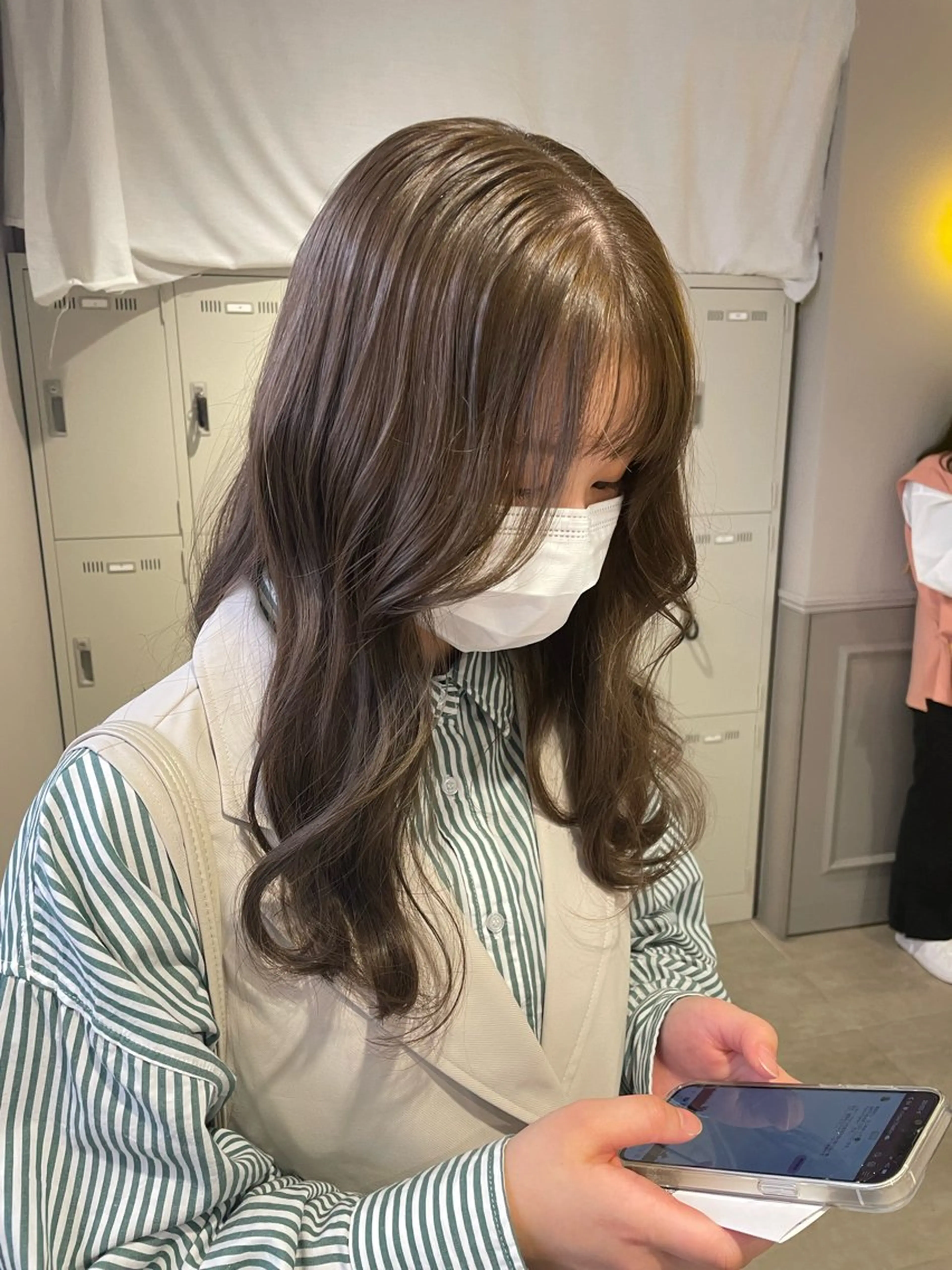 ロング カラー ベージュカラー ブリーチ ブリーチなしカラー オリーブベージュ 表参道ハッシュカット レイヤー/リノンのヘアスタイル