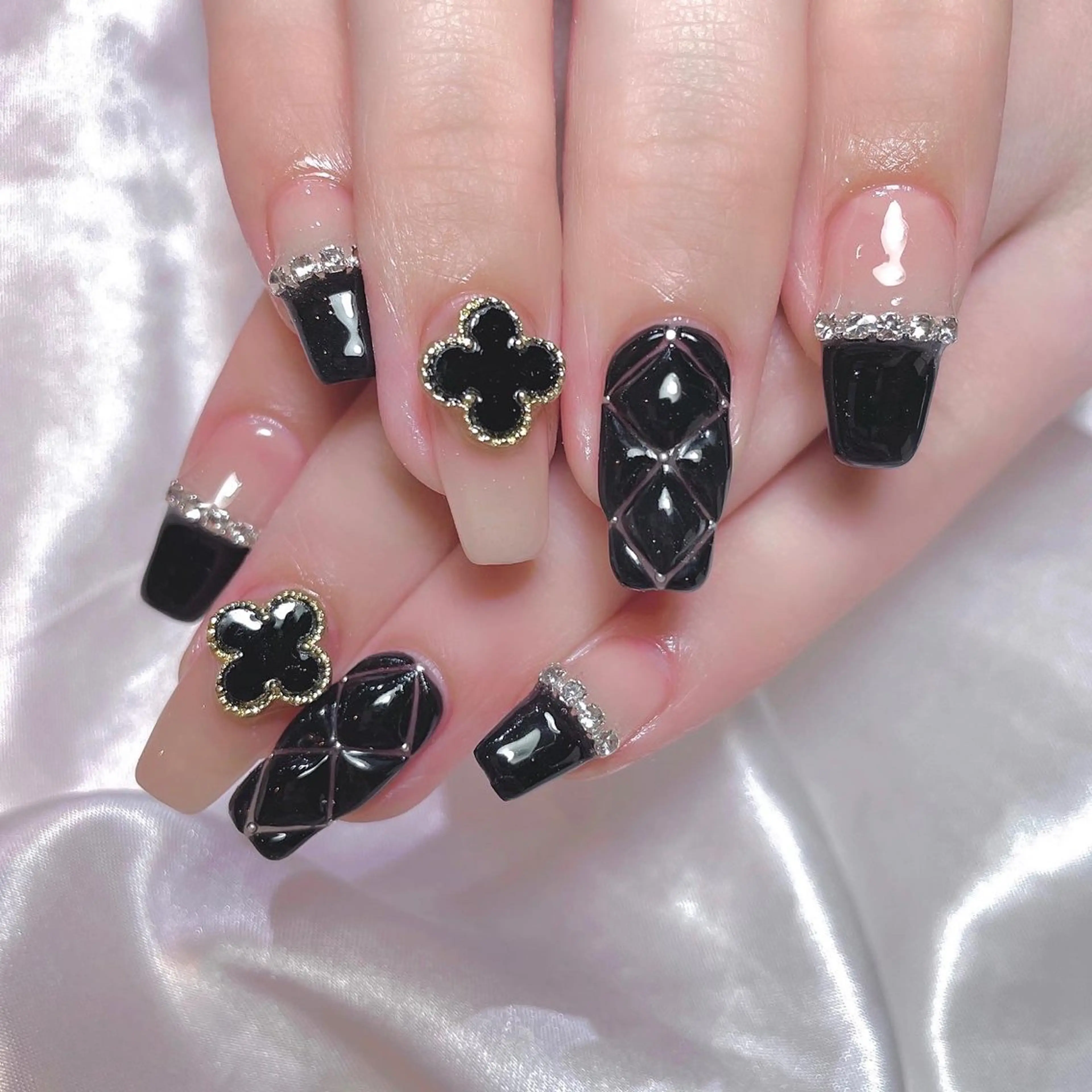 ネイル Arowa 伊田のネイルデザイン