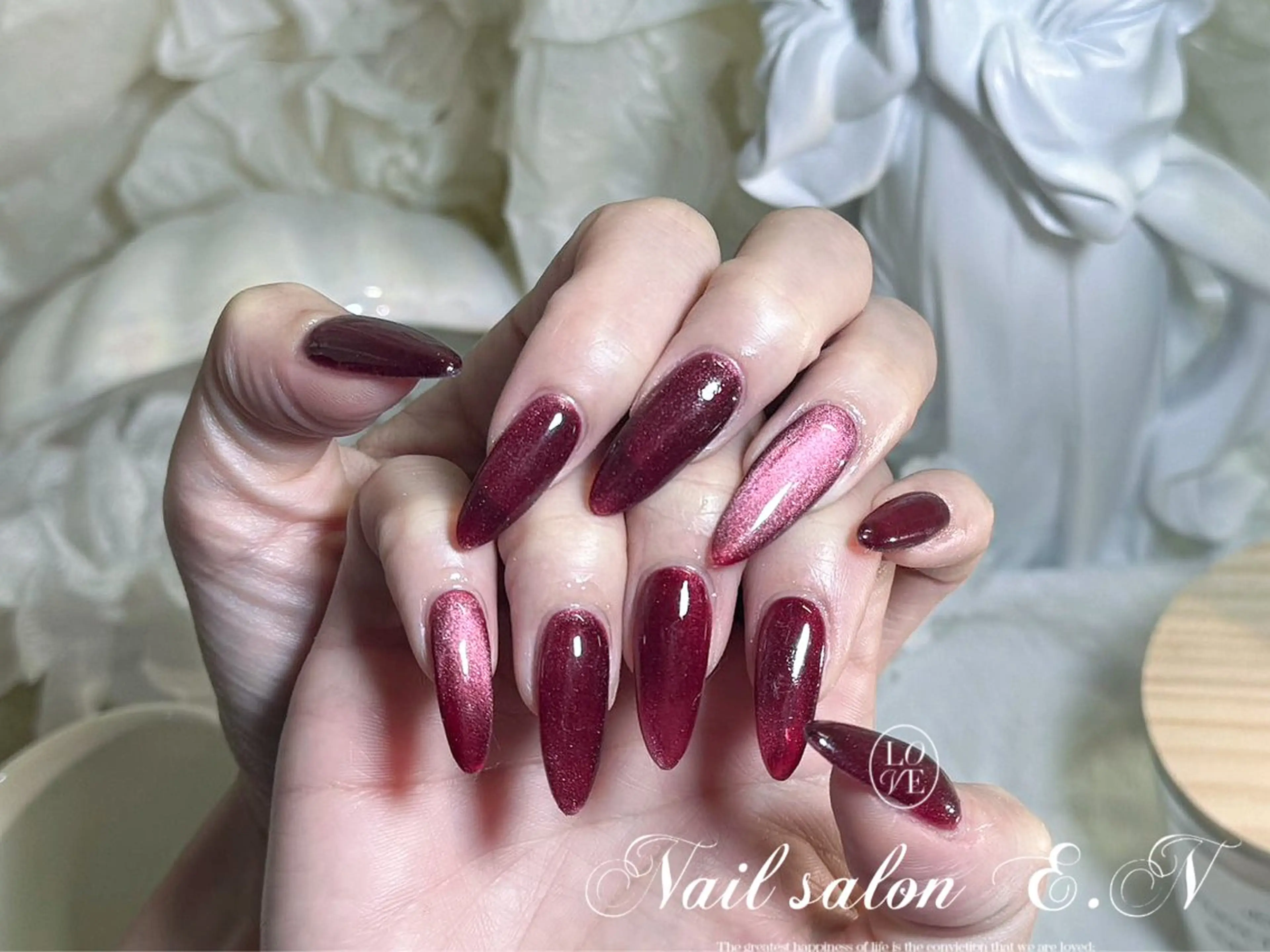 ネイル アートネイル オーロラネイル ガーリー キラキラネイル 韓国ネイル ハンドネイル E.N🦋 長さ出し/持ち込みのネイルデザイン