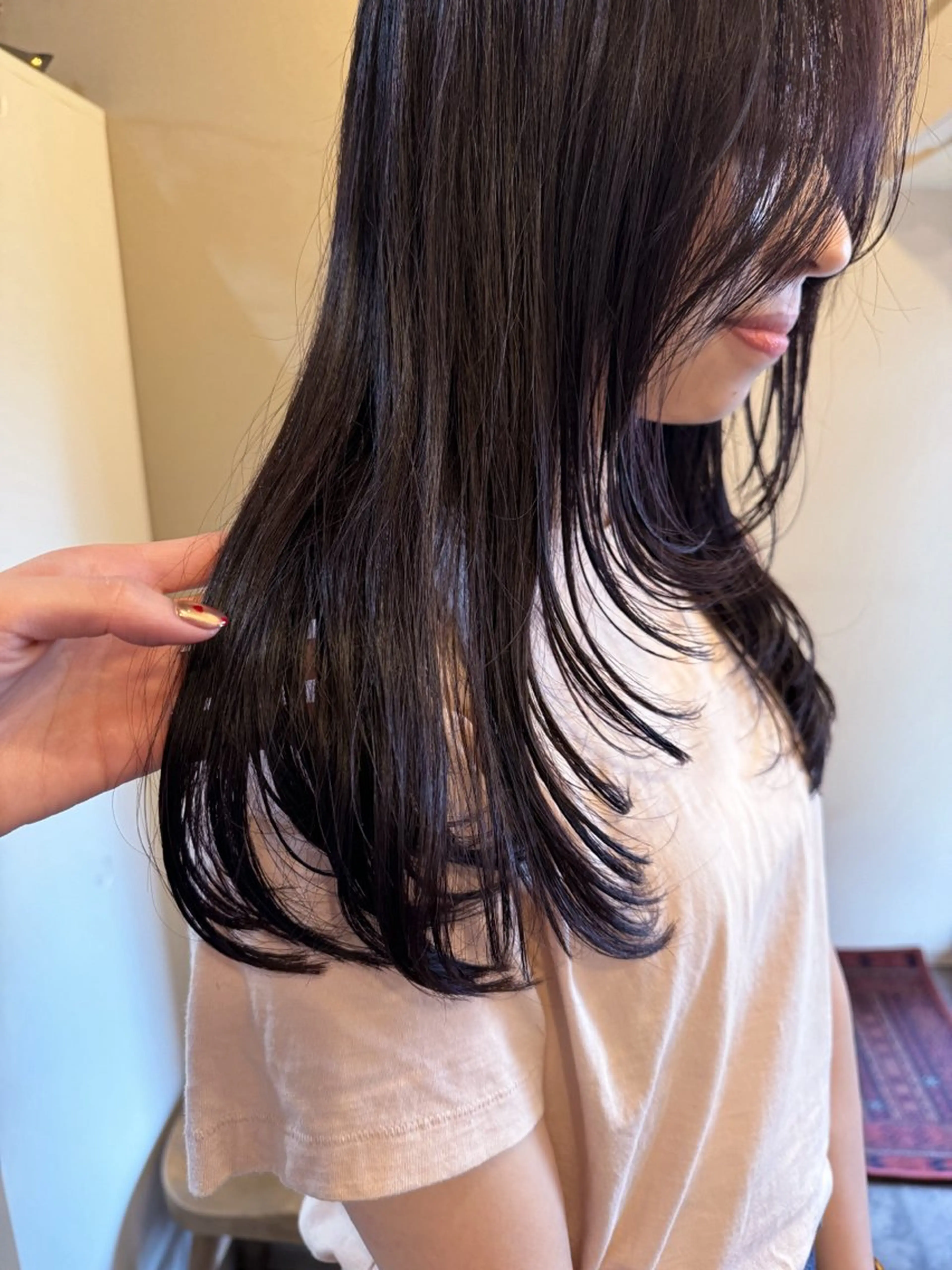 ロング カラー バイオレットカラー レイヤーカット カット ヘアカラー トリートメント ヘアセット ハルカ/透け感カラー /顔周りレイヤーのヘアスタイル