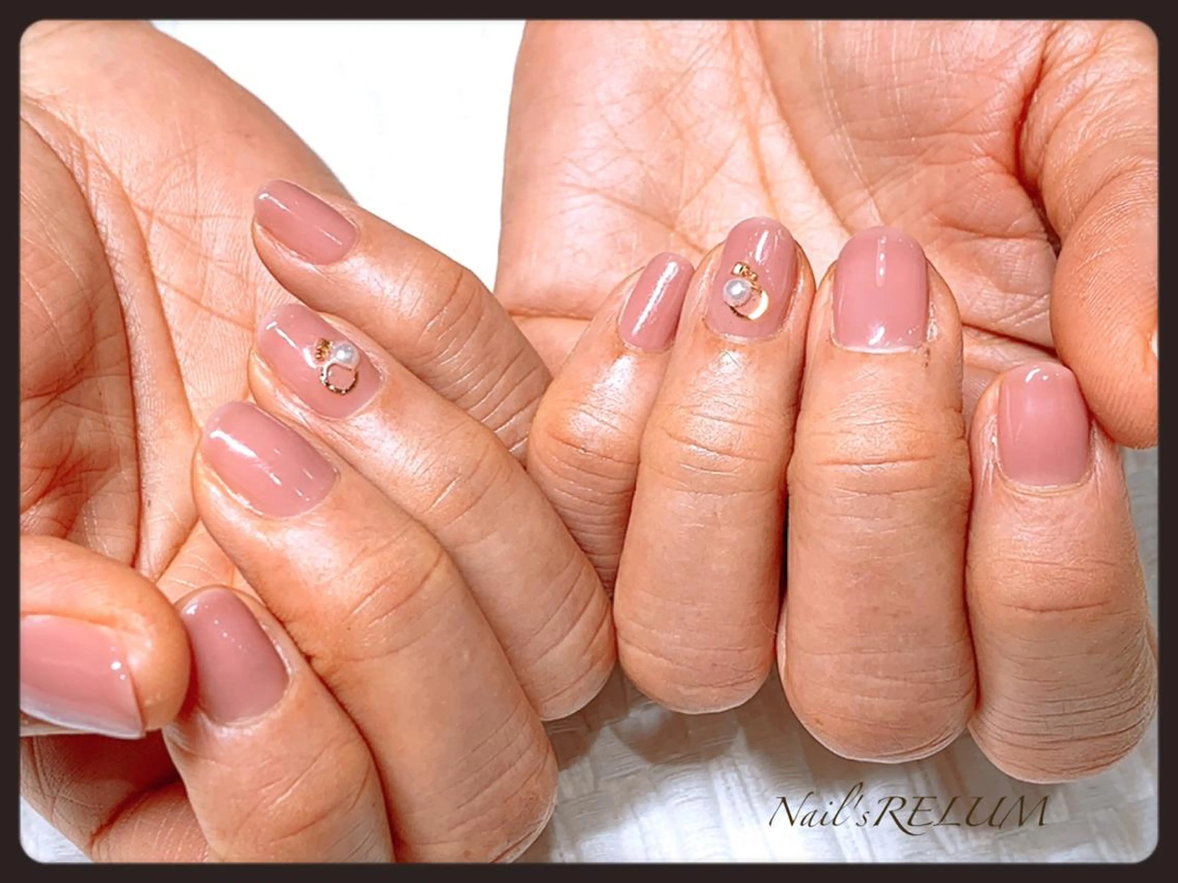 ネイル THECOLORS所属・近貞 莉奈のネイルデザイン