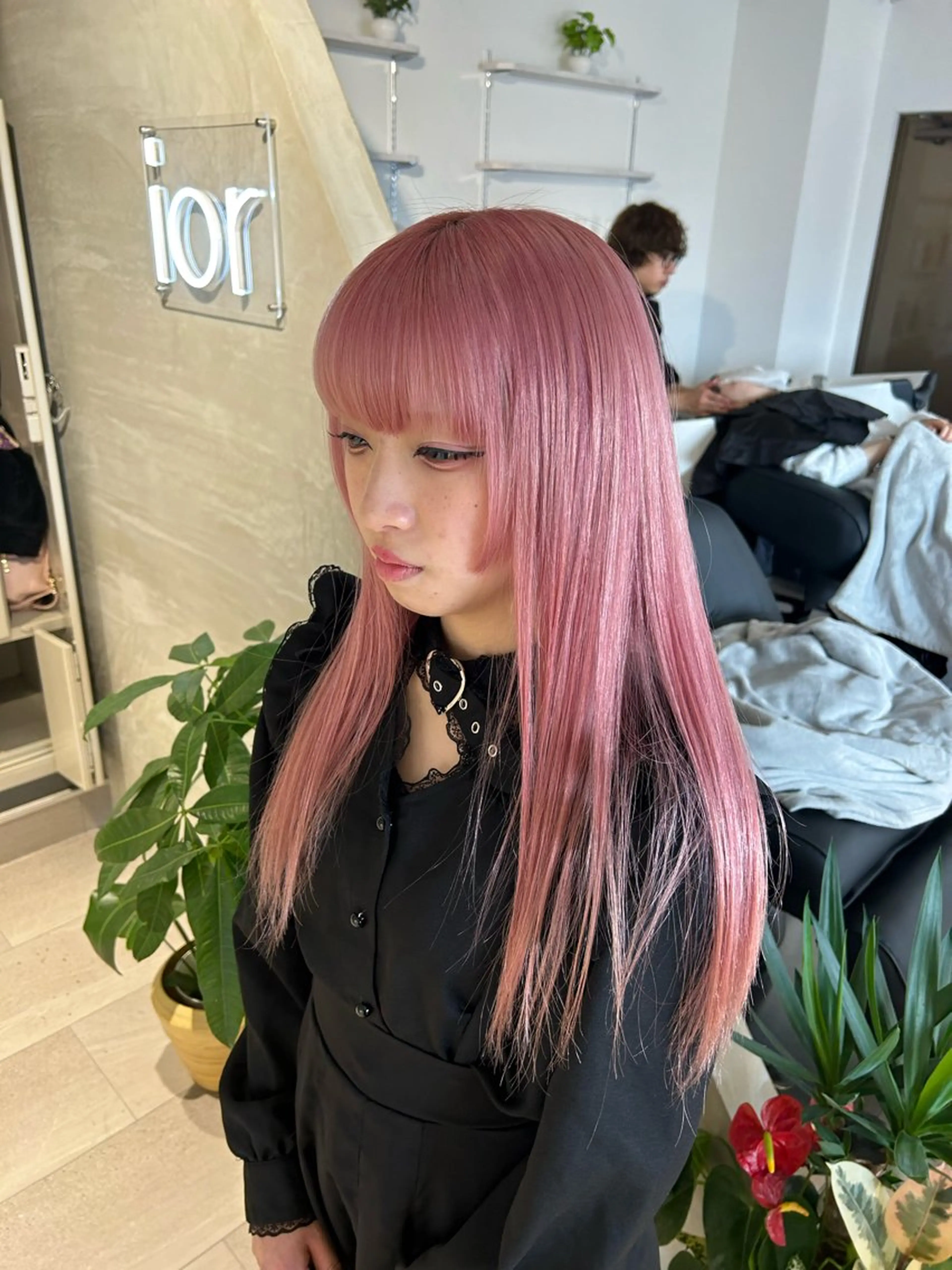 セミロング レイヤーカット ウルフカット カット ヘアカラー SAEKI【ior 】北千住店ブリーチのヘアスタイル