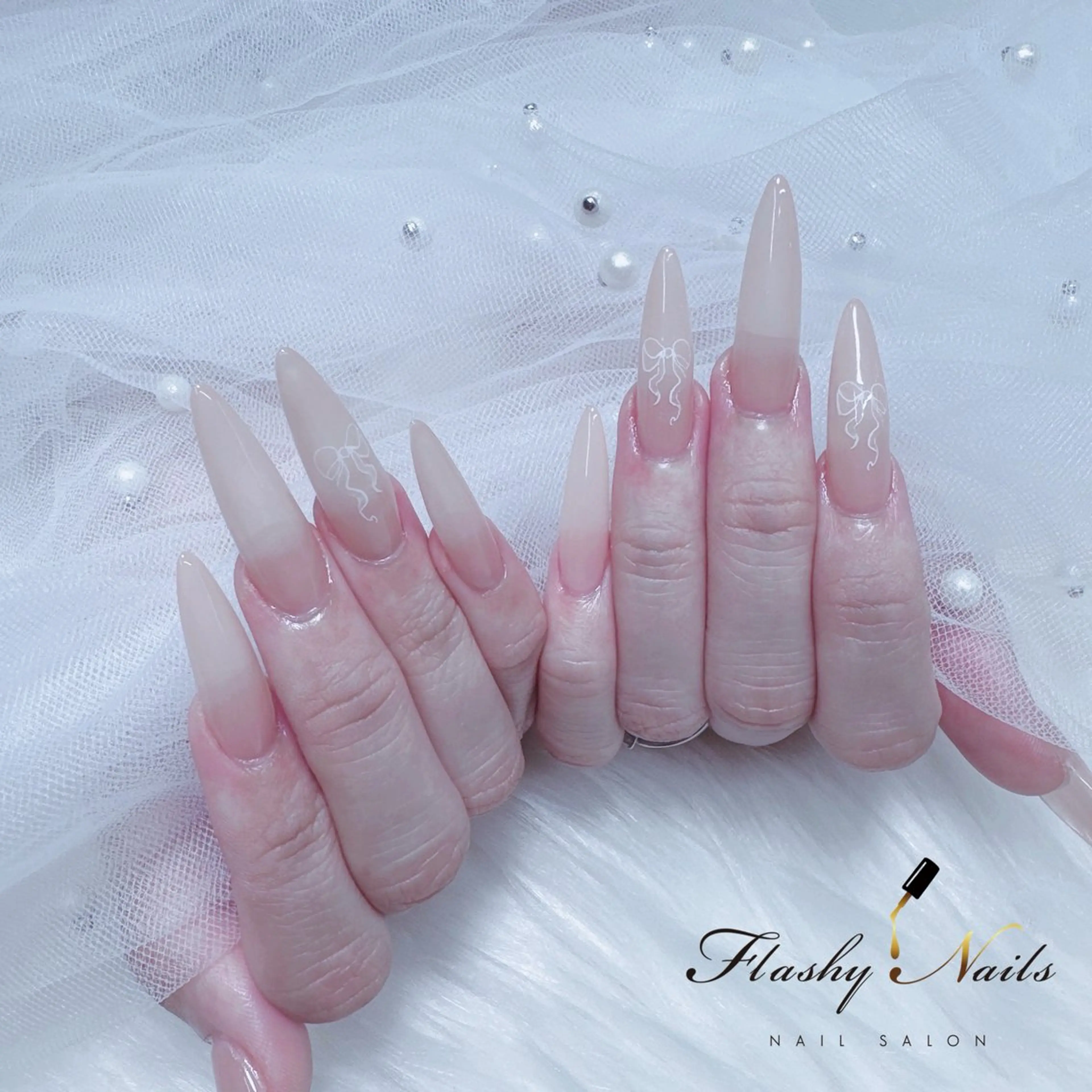 ネイル ハンドネイル Flashy Nailsのネイルデザイン