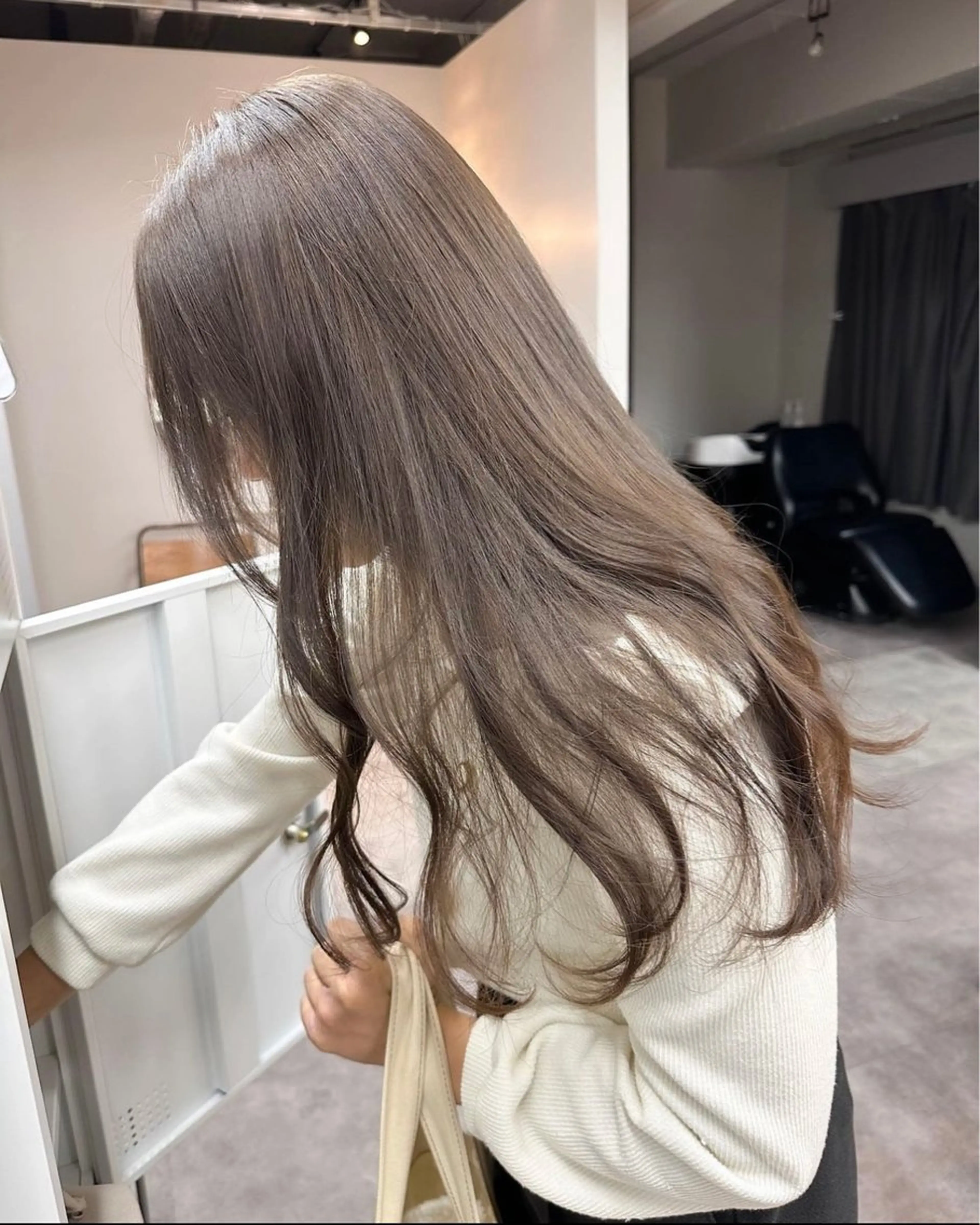 ロング ミルクティーベージュ 💫HARUTOのヘアスタイル