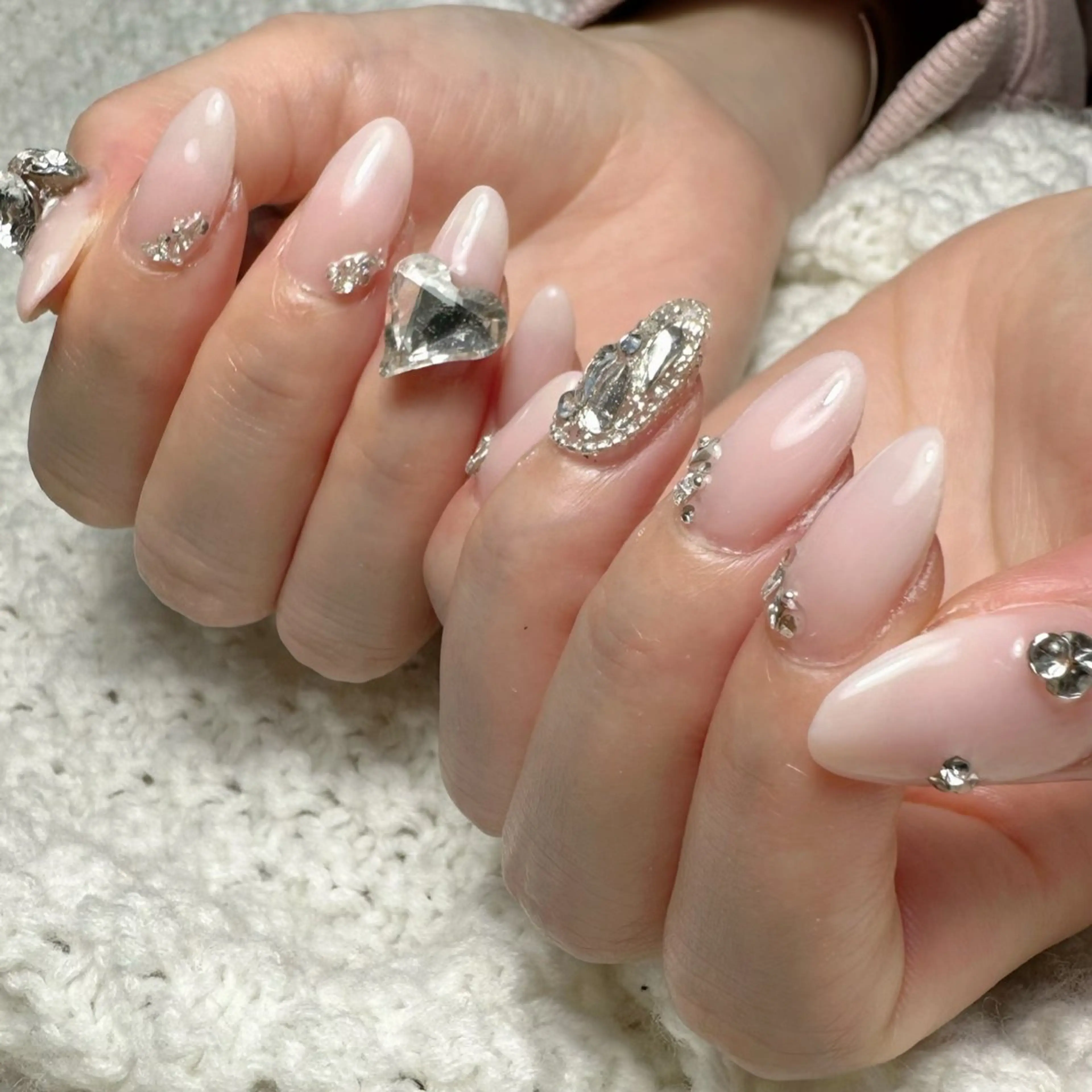 ネイル 新山 聖のネイルデザイン