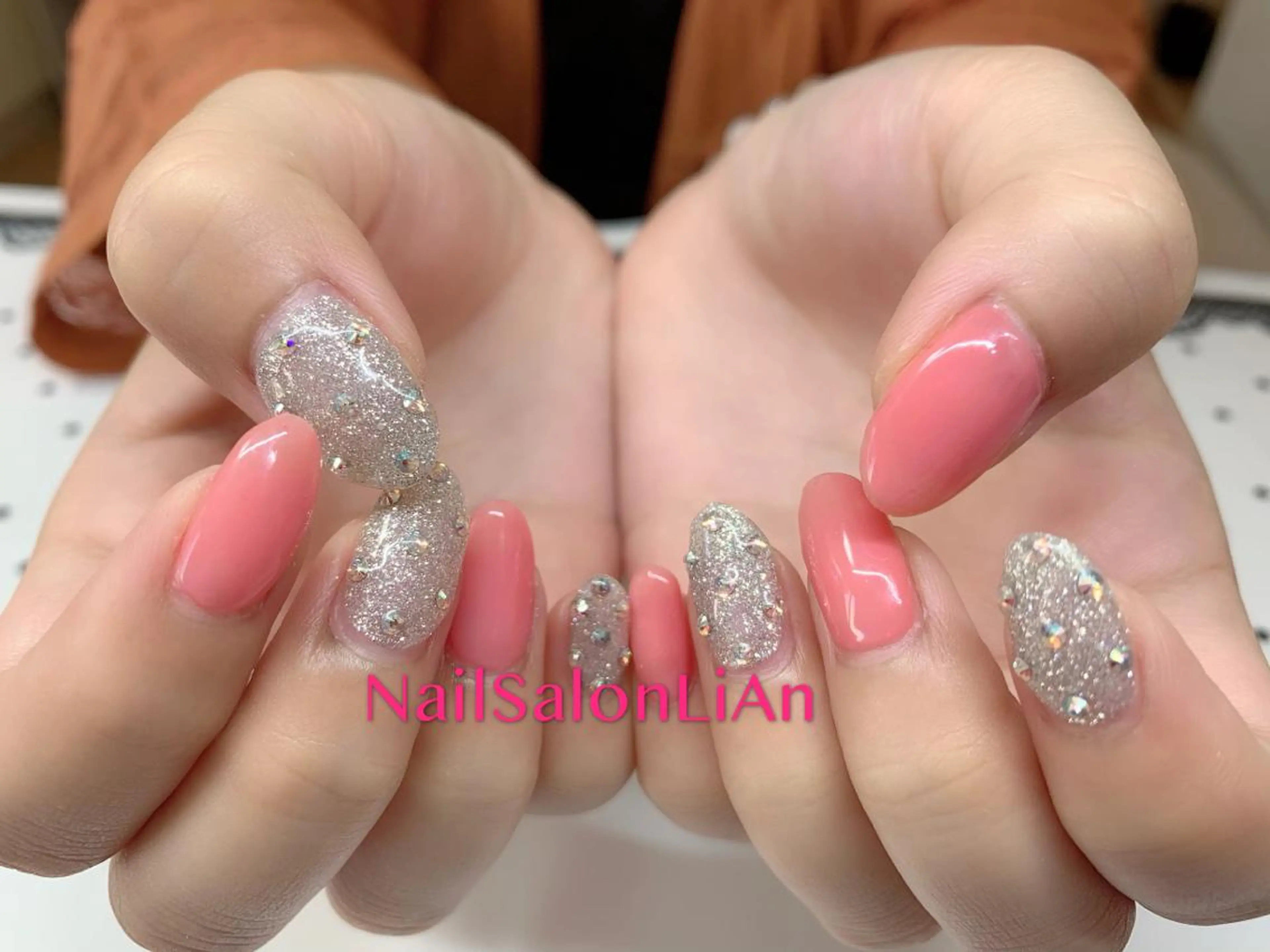 ネイル アートネイル 持ち込み シンプルネイル ストーンネイル NailSalon LiAnのネイルデザイン