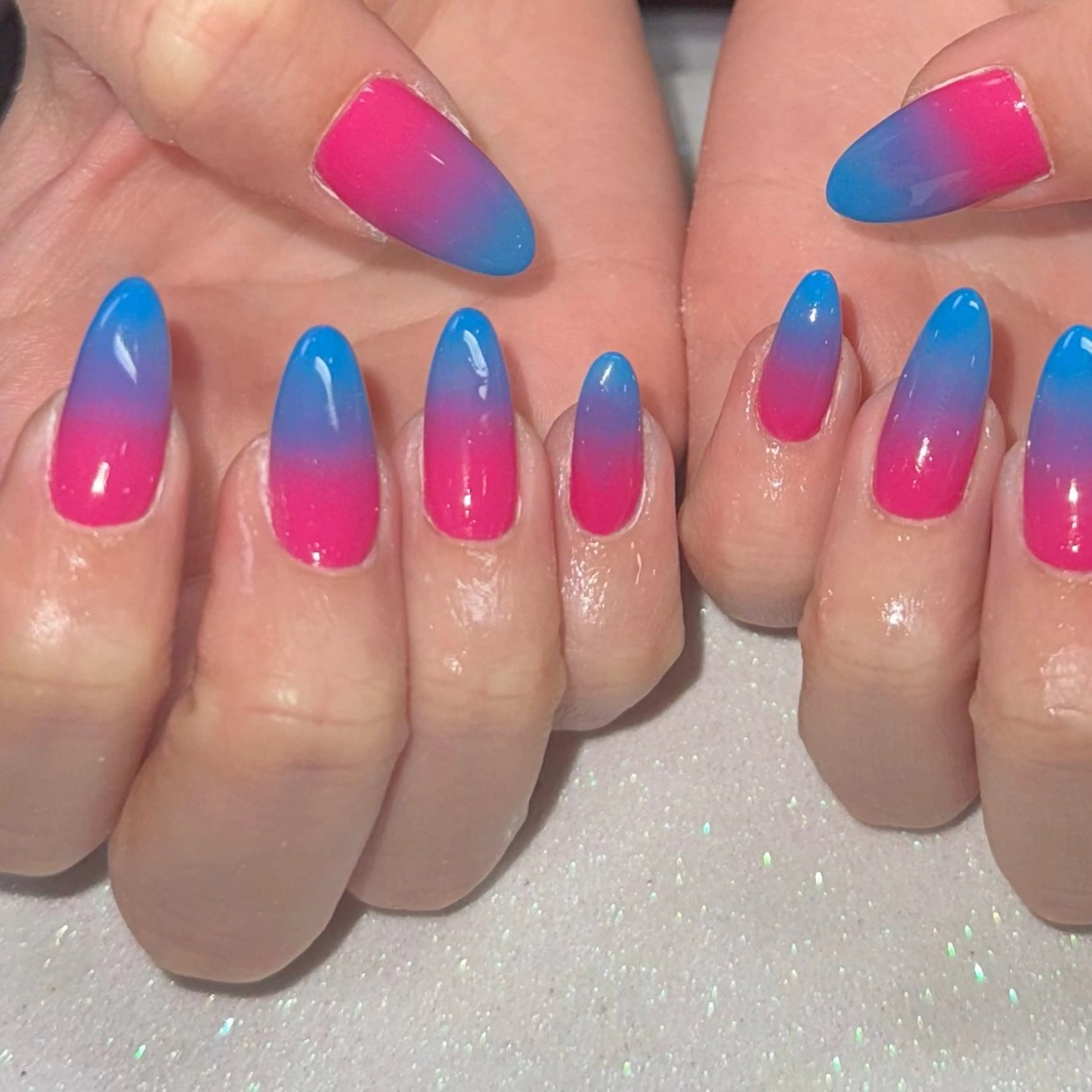 ネイル ハンドネイル VIERU 🌈🎀💖のネイルデザイン