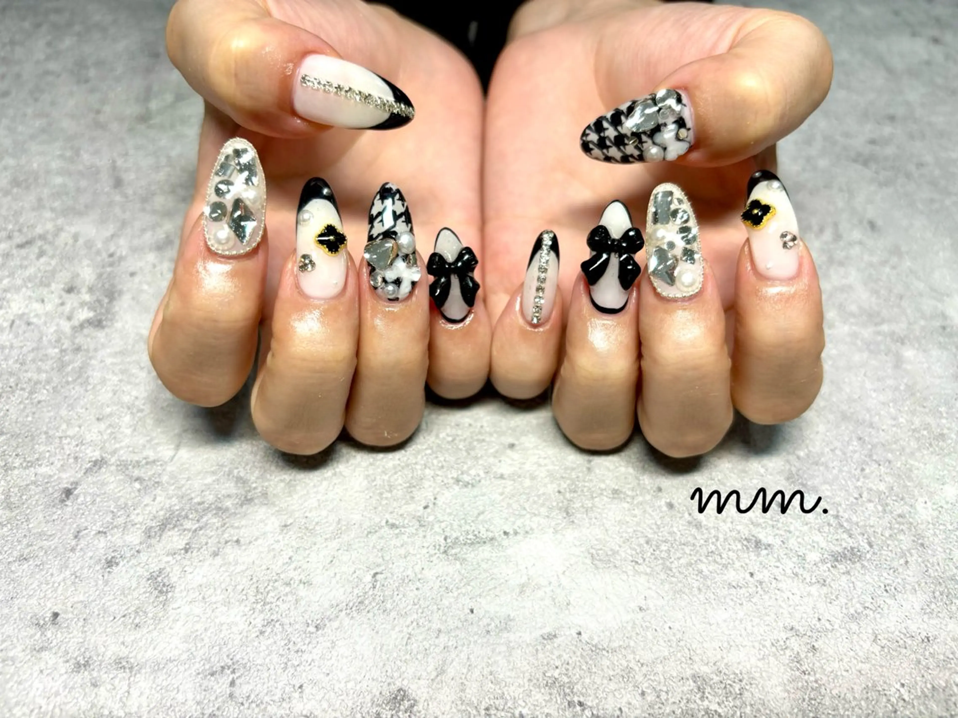 ネイル フレンチネイル 持ち込み ハンドネイル mm. ✨Ayuna✨のネイルデザイン