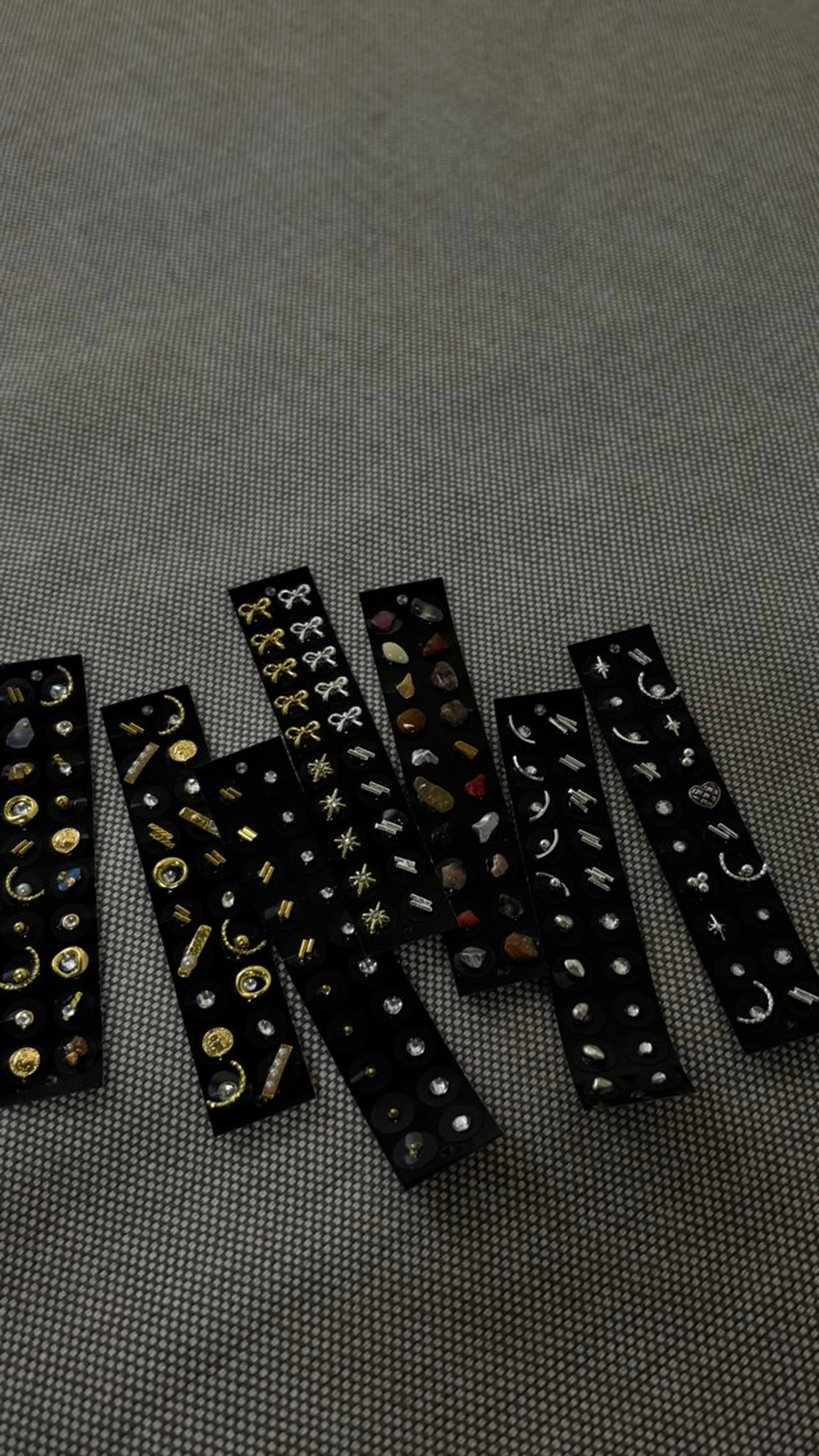 耳ツボ👂🤍片耳3個ずつ🤍(両耳で6個)の写真