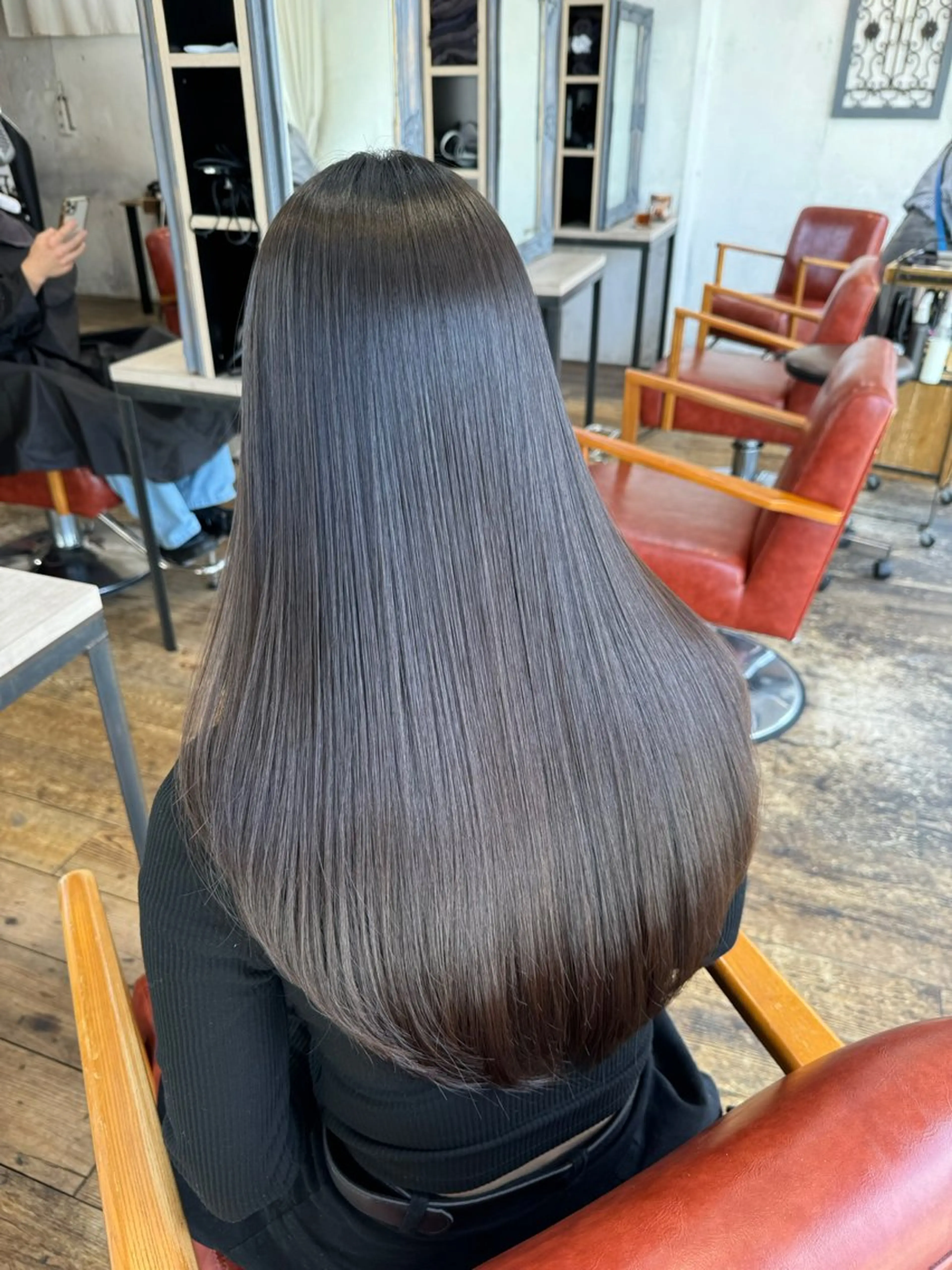 【❄️12月限定❄️特別価格】レイヤーカット+艶カラー+𝐀𝐮𝐣𝐮𝐚トリートメントの写真