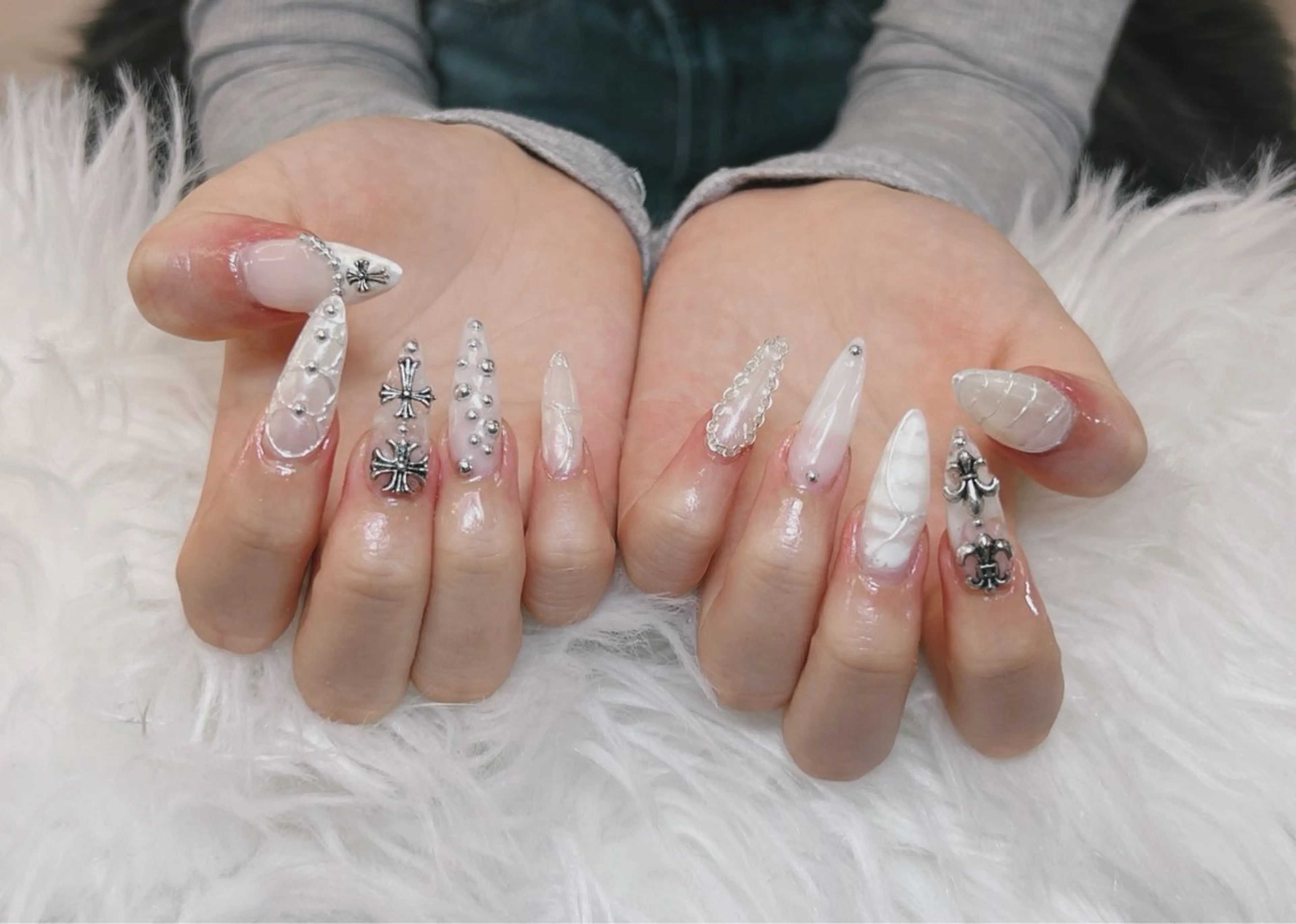 ネイル アートネイル オーロラネイル チークネイル 長さ出し フットネイル Noiranail_ studio川越西口のネイルデザイン