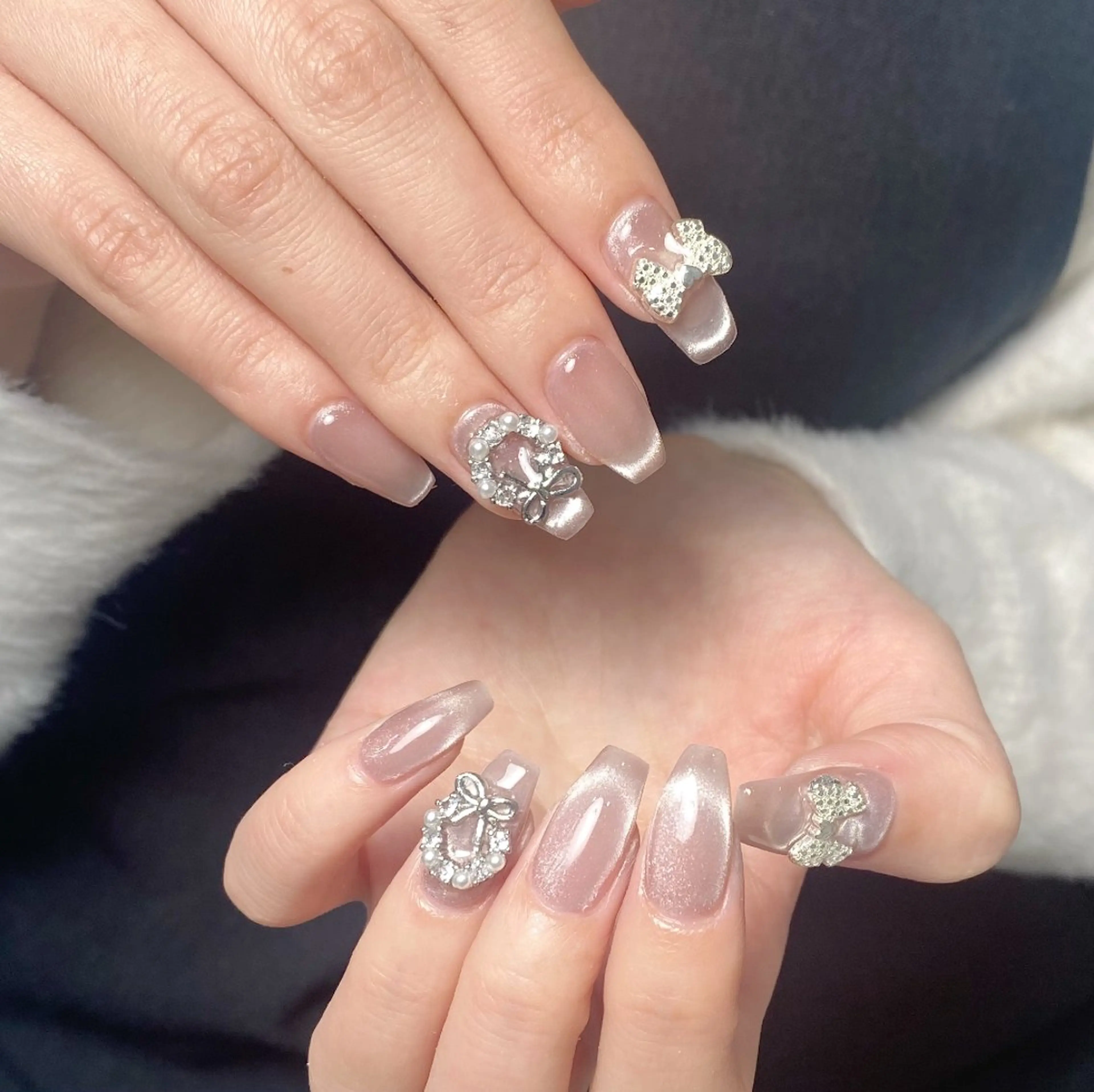 ネイル チークネイル フレンチネイル ジェルネイル ガラスフレンチ キラキラネイル ハンドネイル UM Nail Salonのネイルデザイン