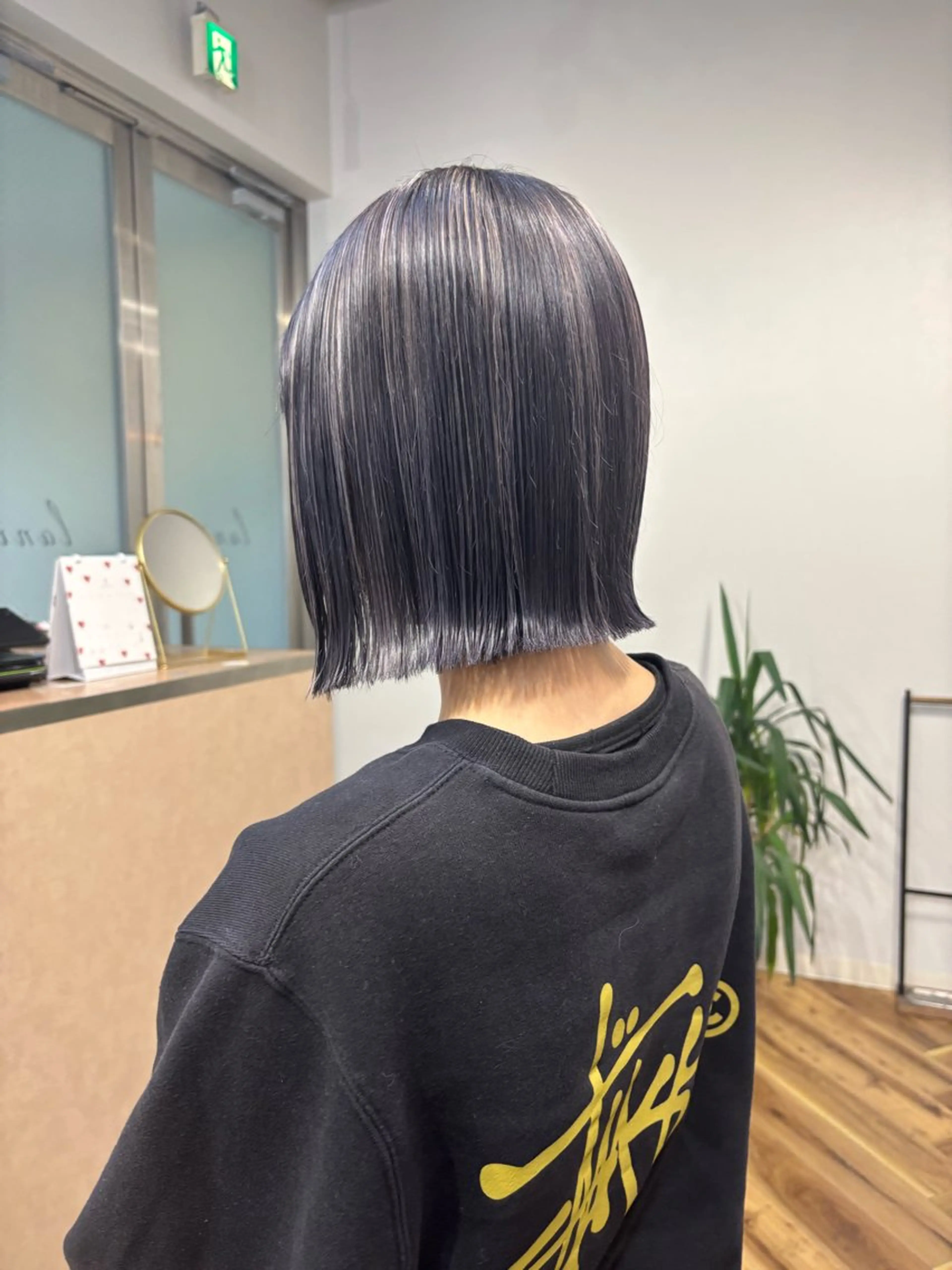 ミディアム カラー ハイライトカラー シルバー ハイライト ヘアカラー lani hair salon所属・SHOTO ハイトー ン/デザインカラーのヘアスタイル