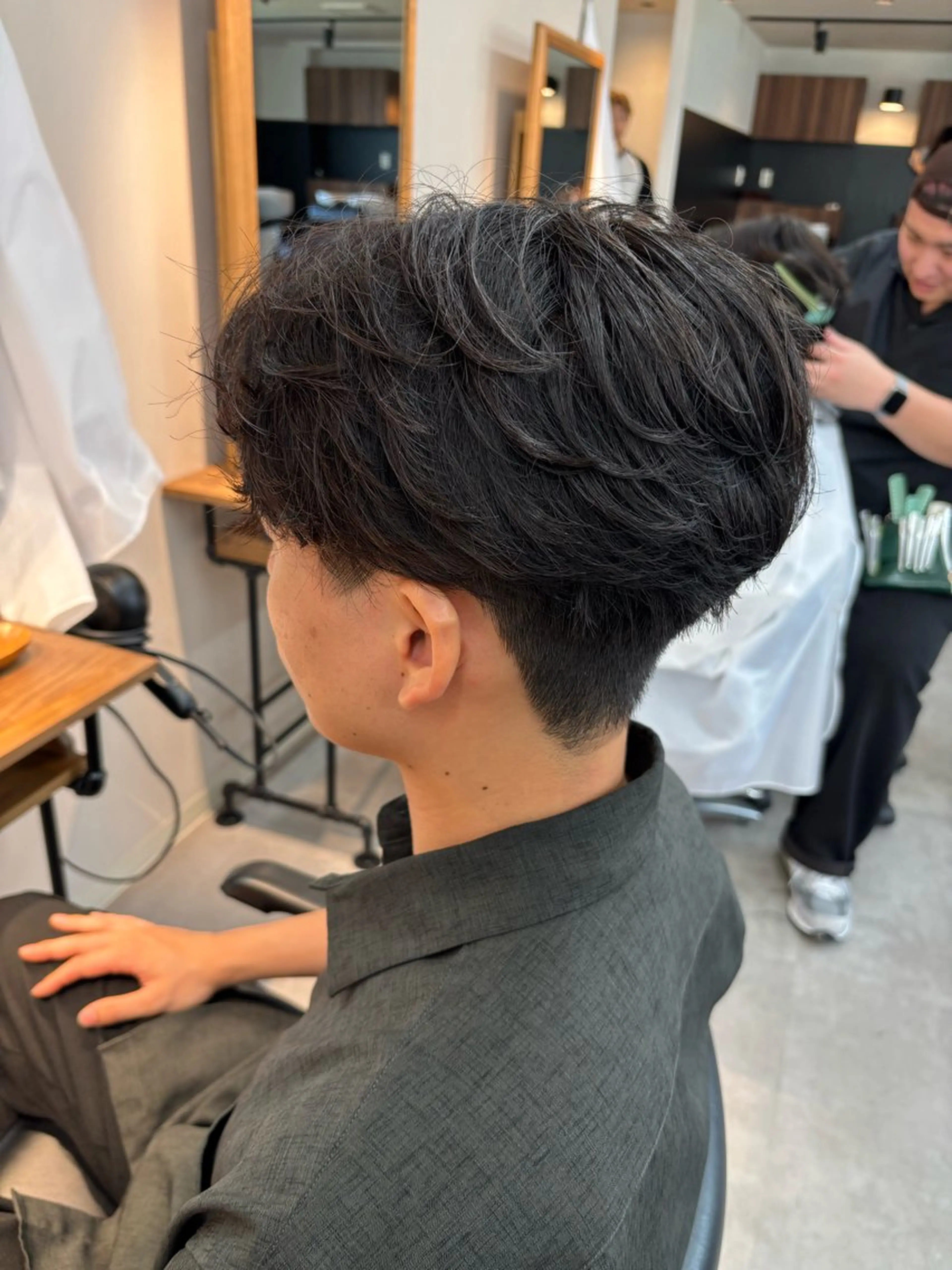 パーマ メンズ フェザーパーマ メンズパーマ カット パーマ フェザーパーマ/韓国 /メンズカット保立のヘアスタイル