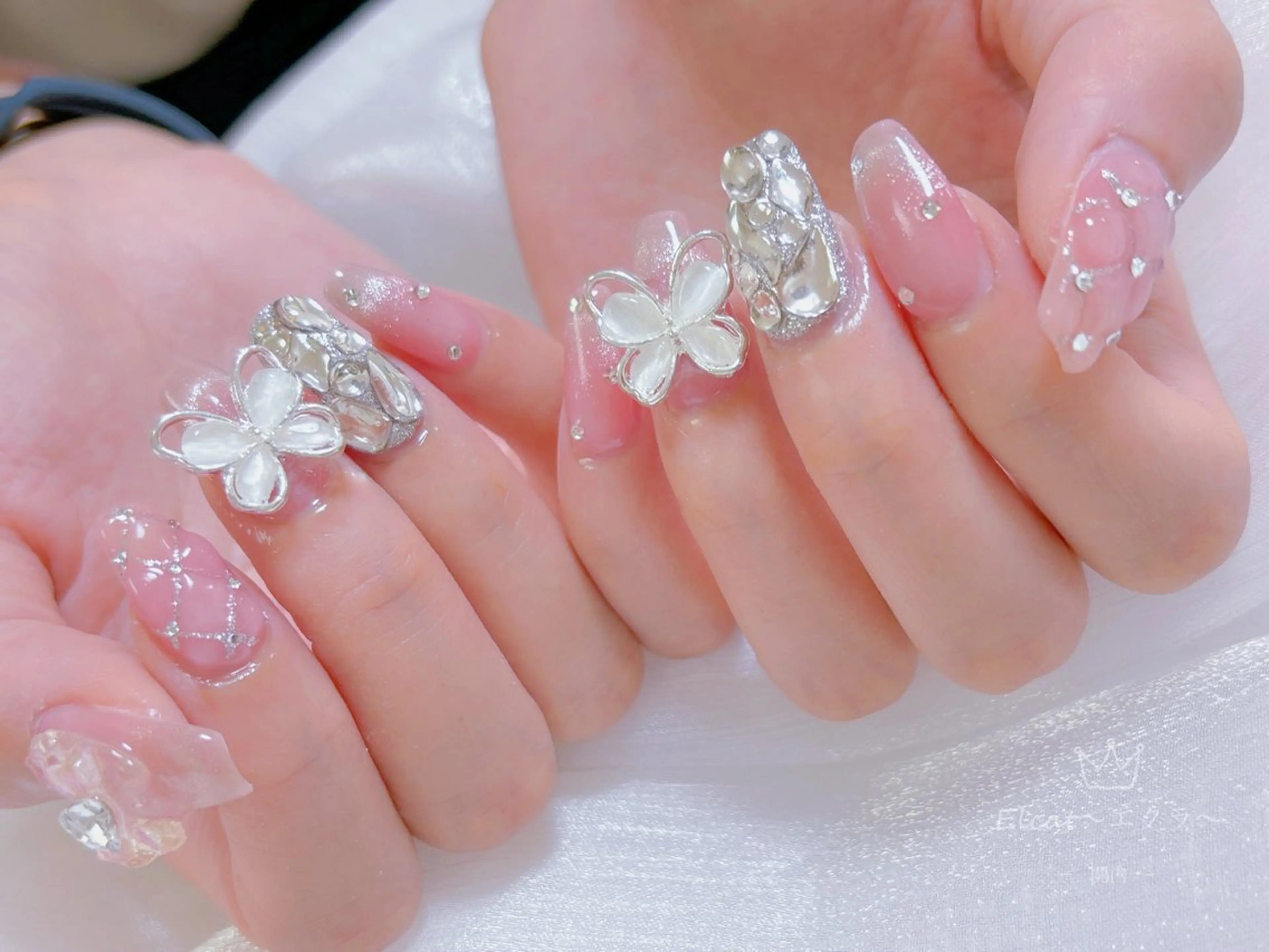 ネイル ネイルサロンエクラ 🫧Shizukaのネイルデザイン