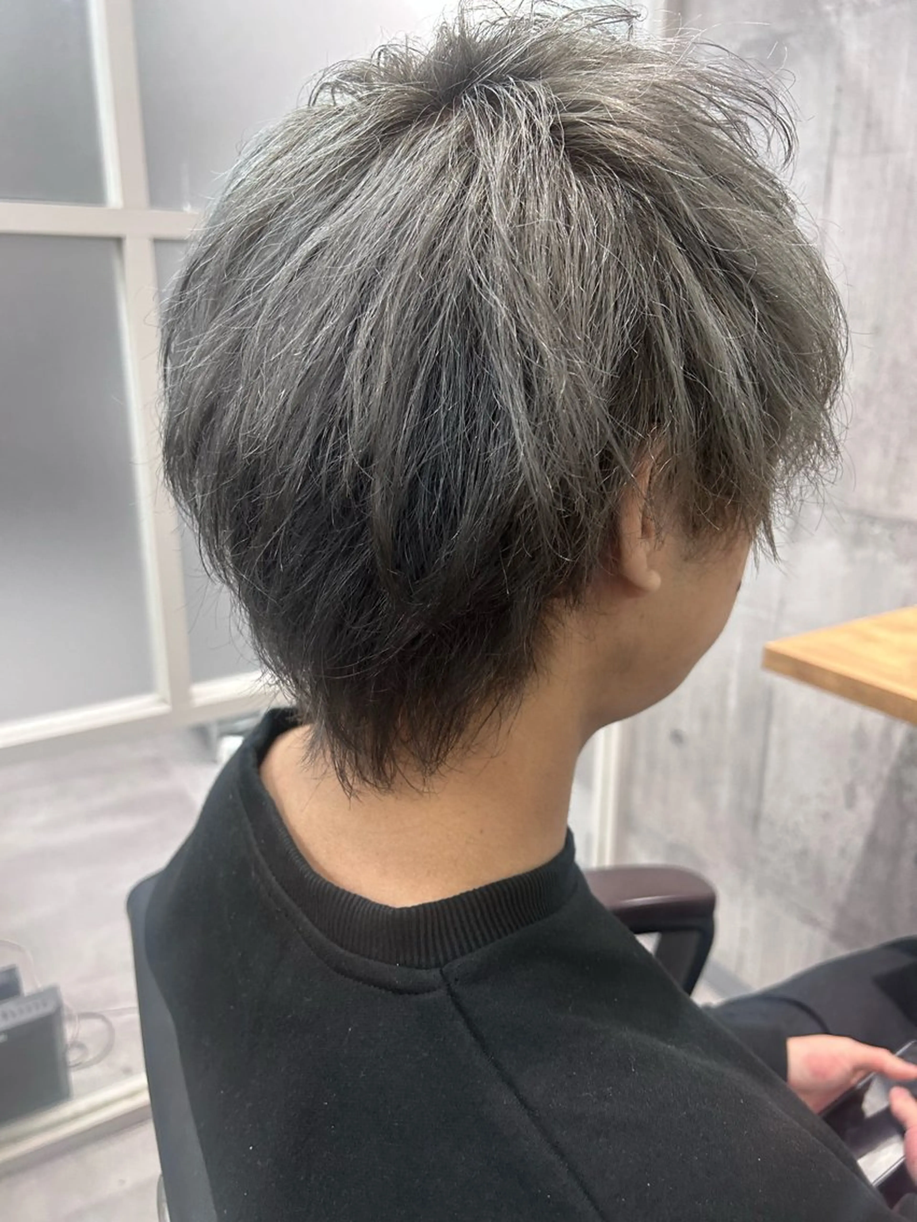 ショート カラー メンズ メンズバレイヤージュ メンズブリーチ フェザーパーマ メンズハイライト メンズインナーカラー ヘアカラー トリートメント newi赤羽 ✂️KEN✂️のヘアスタイル