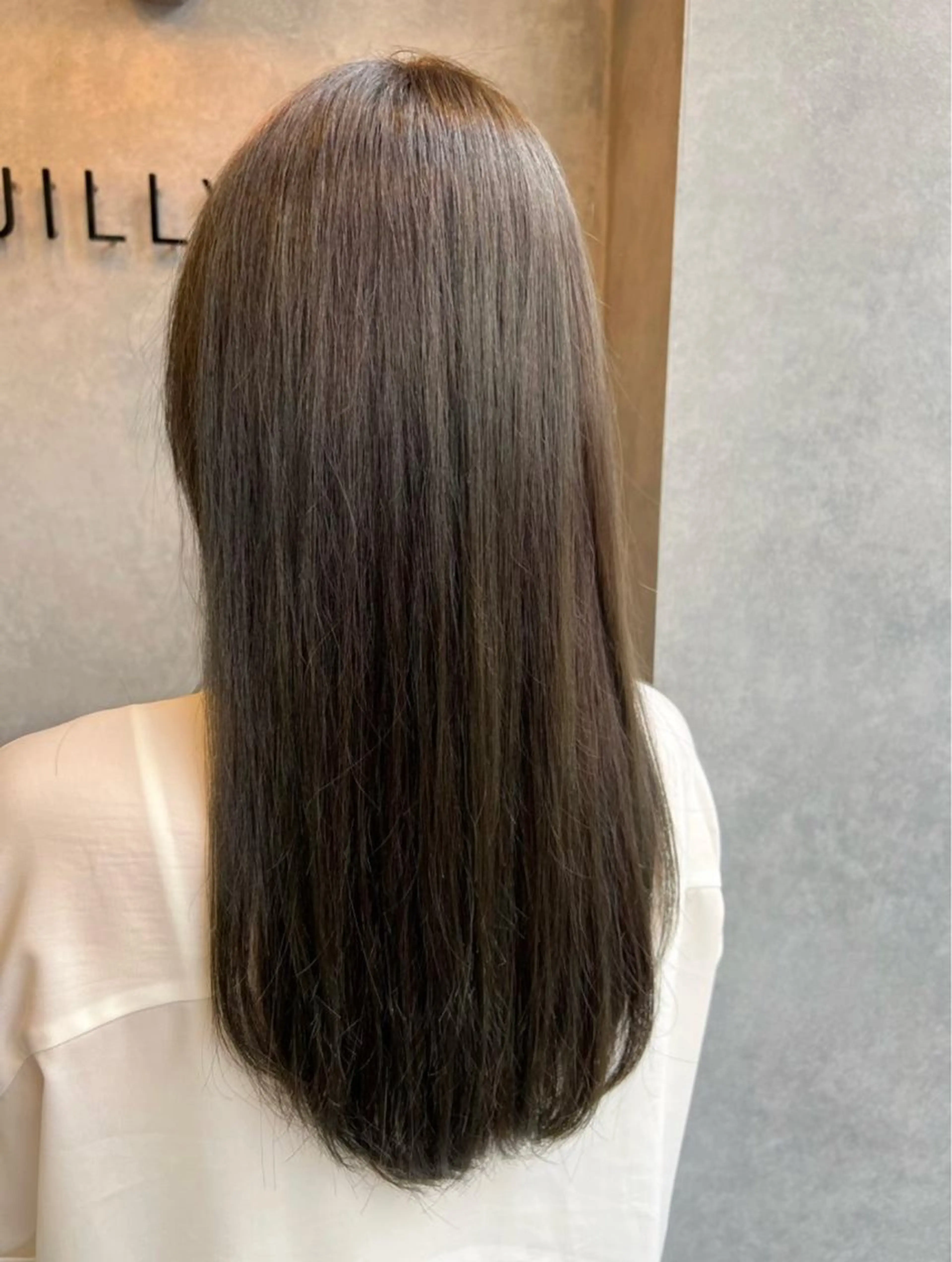 ロング カラー N°jillva 𝑘𝑎𝑟𝑖𝑛のヘアスタイル