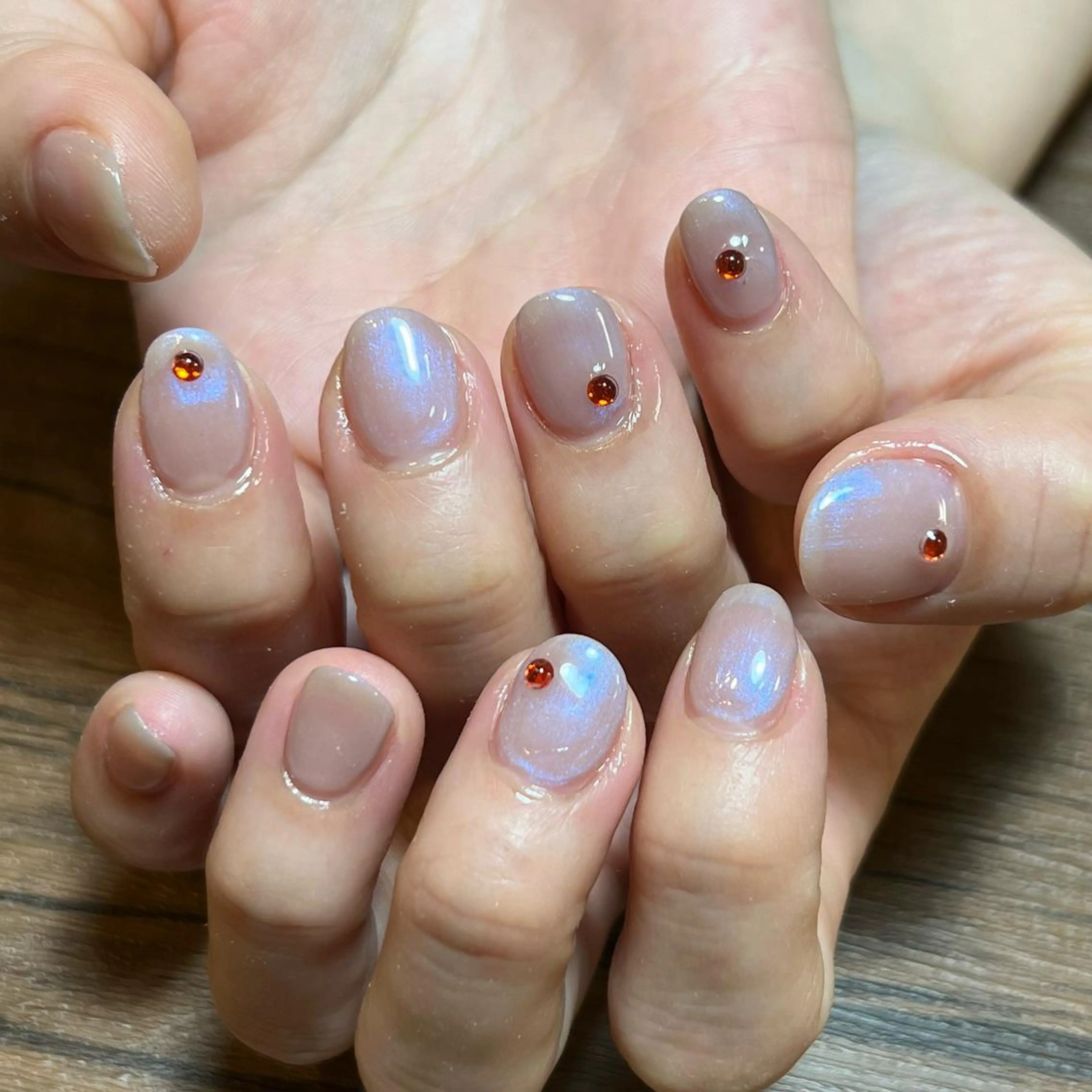 ネイル ストーンネイル ハンドネイル HENRIETTA NAILSALONのネイルデザイン