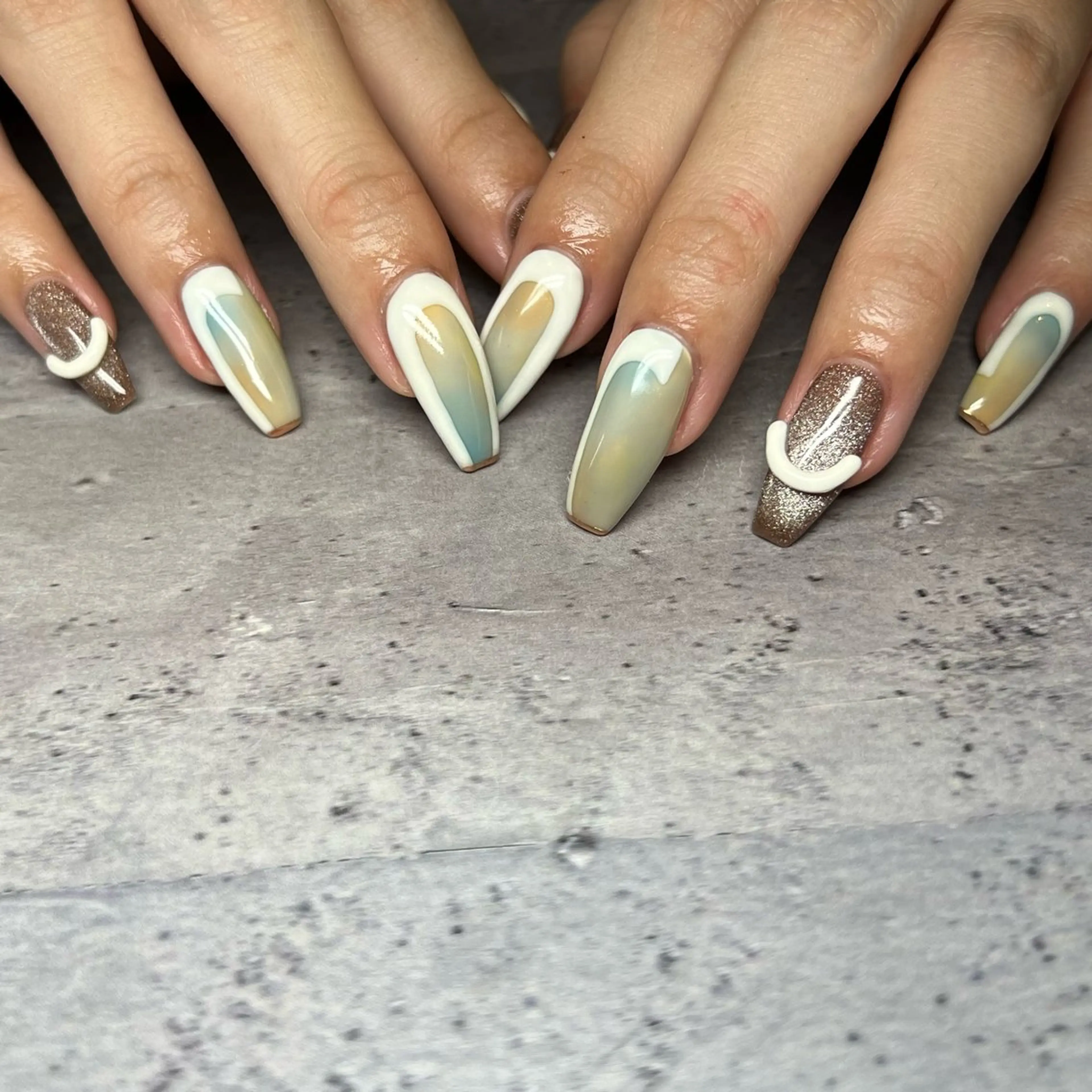 ネイル ハンドネイル 𝐫𝐚𝐢 𝐧𝐚𝐢𝐥の眉毛・アイブロウイメージ