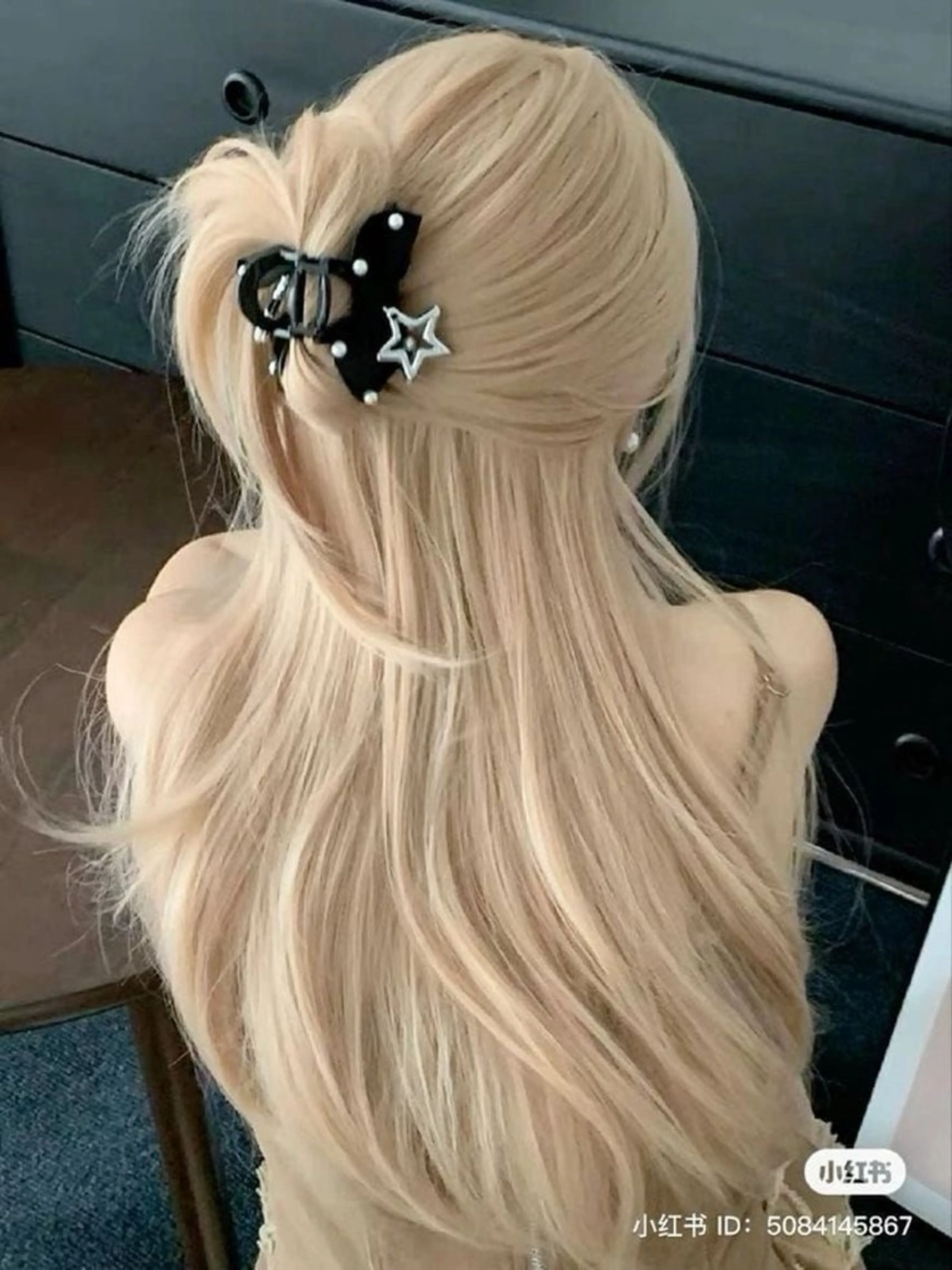 ロング カラー ヘアアレンジ カット ヘアカラー ヘッドスパ ヘアセット 🫧透明感ブリーチ 似合わせ🫧あい🫧のヘアスタイル