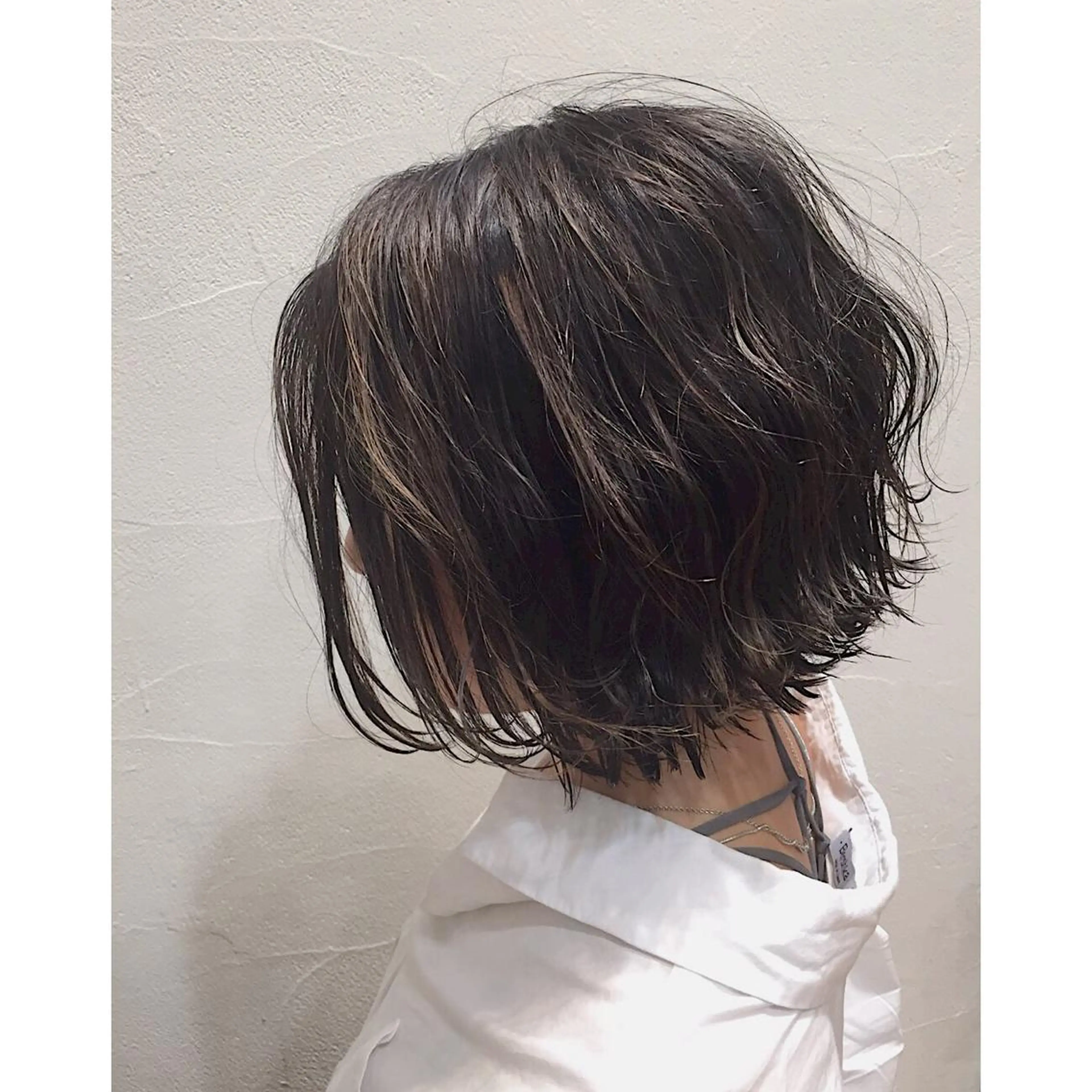 セミロング カラー グレージュ ハイライトカラー ハイライト カットが得意 🫧ショートボブ🫧のヘアスタイル