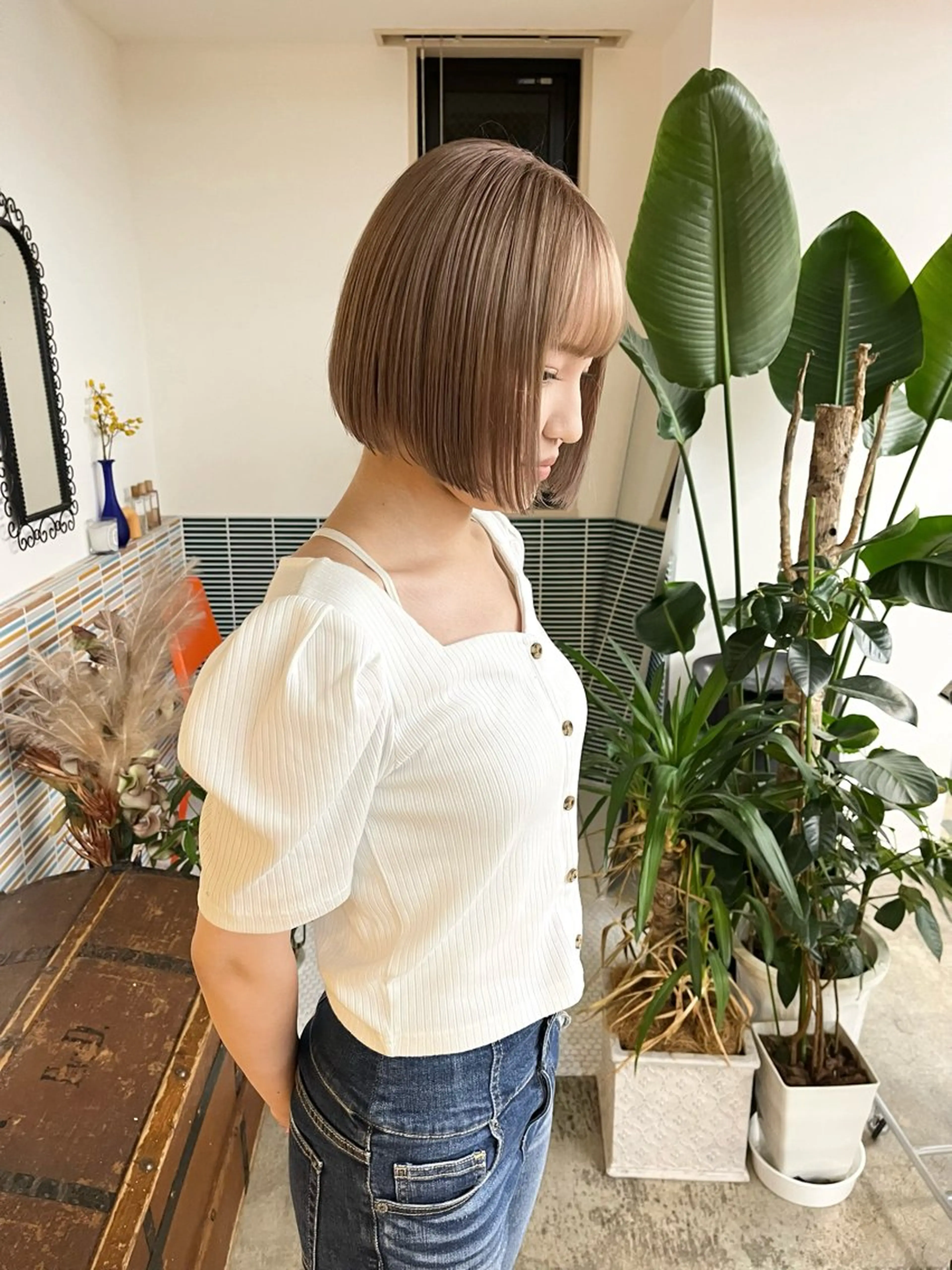 ミディアム カラー ベージュカラー ブリーチ ミルクティーベージュ カット ヘアカラー トリートメント 🩷ハイトーン透明感 レイヤー🩷ユリカのヘアスタイル