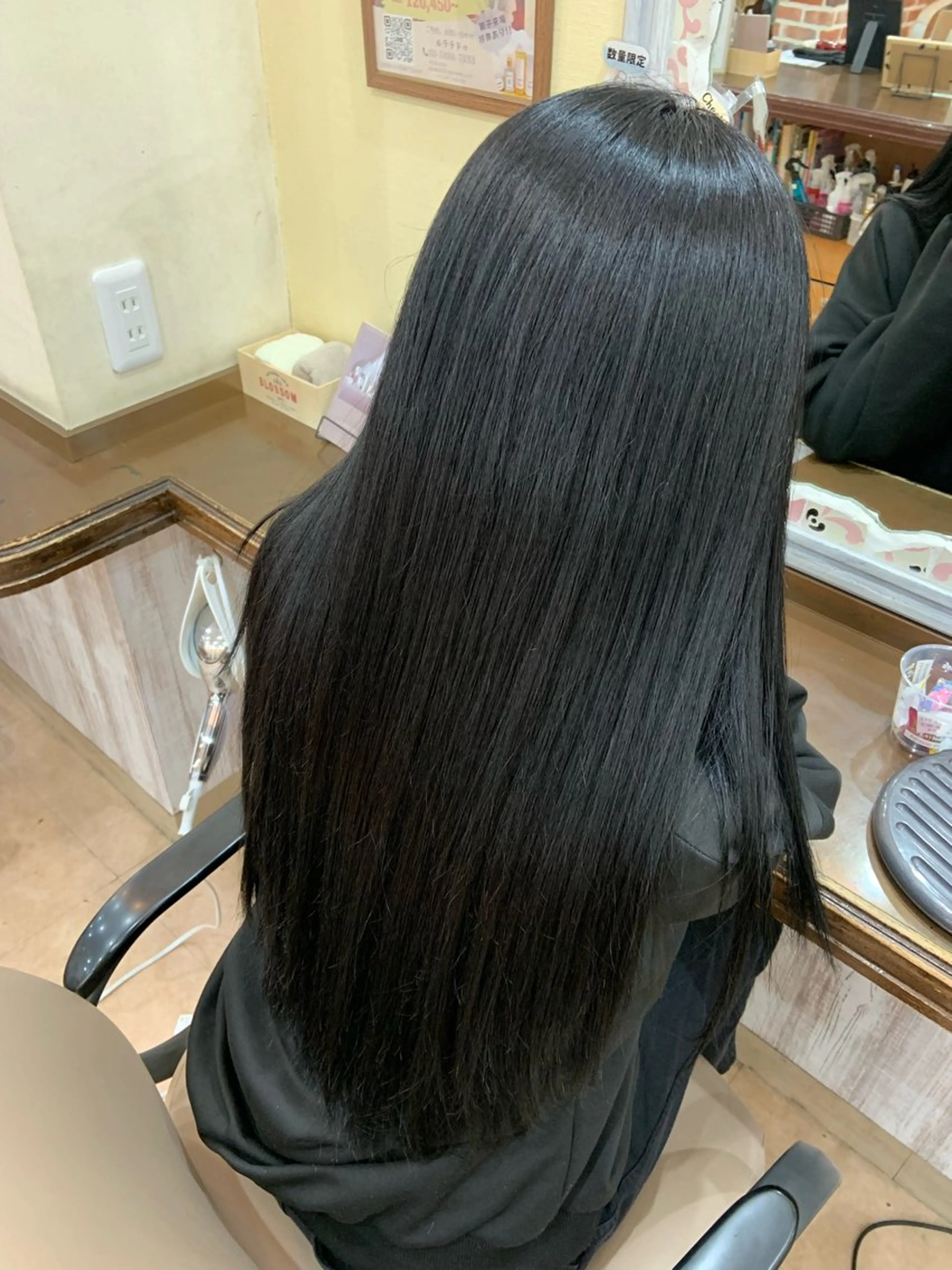 カラー 黒髪 ar西新井店所属・石井 智美のヘアスタイル