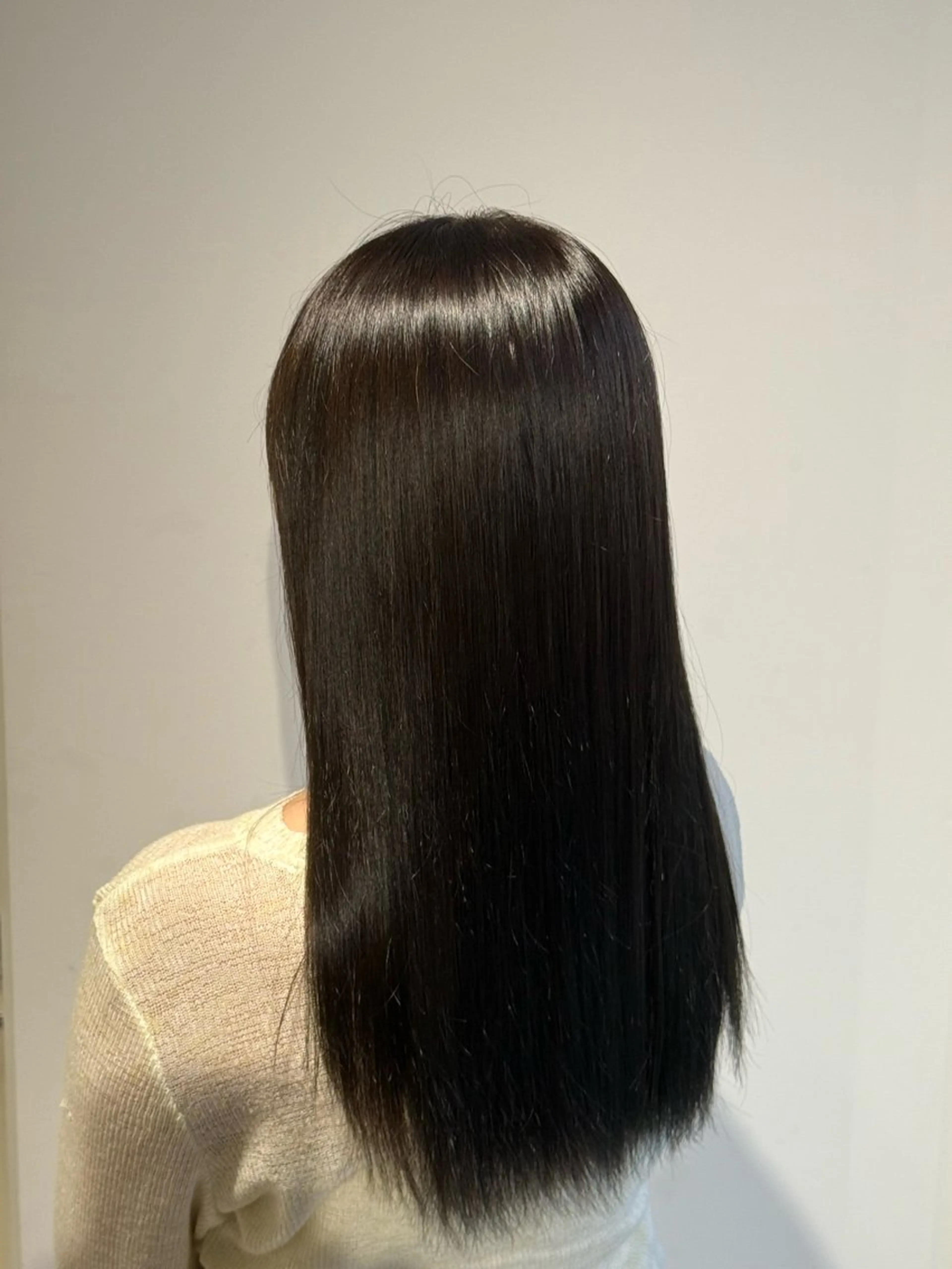 セミロング 井手上 陽菜のヘアスタイル