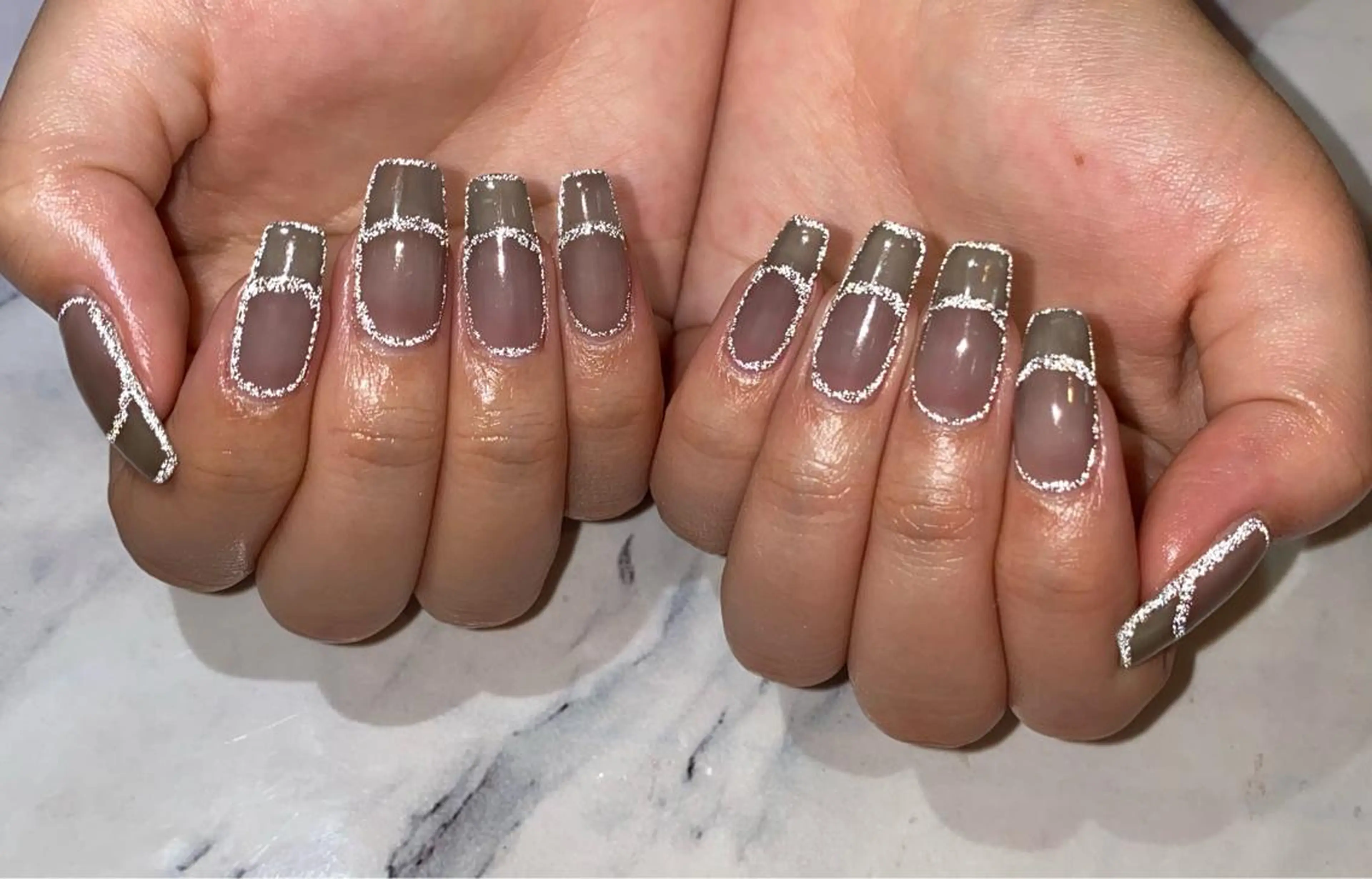 ネイル フラッシュネイル シルバー ハンドネイル Lino+ ネイル&よもぎ蒸しのネイルデザイン