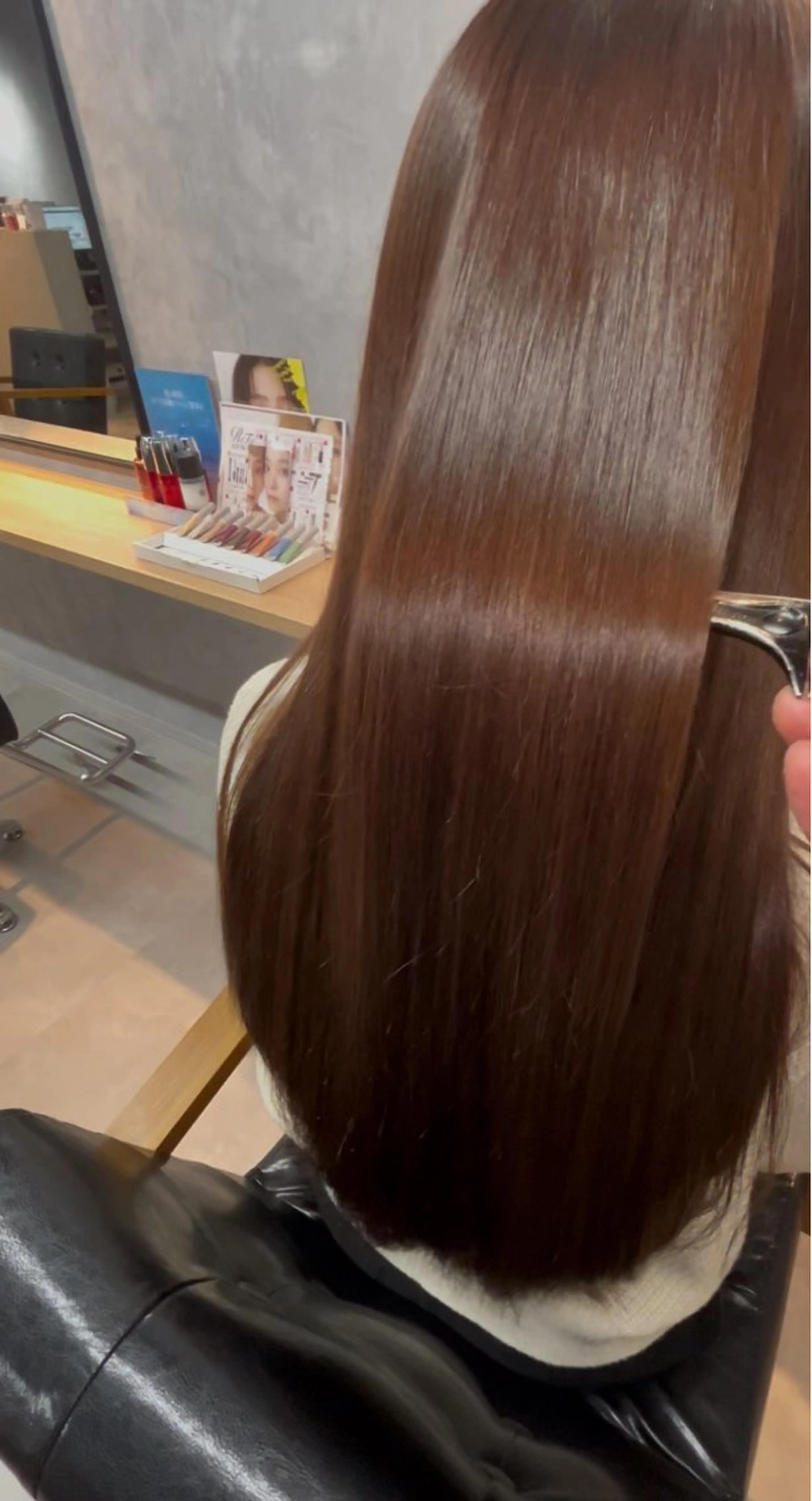 ロング ケアカラー 小山洋次/阪急茨木/ 透明感カラーショートのヘアスタイル