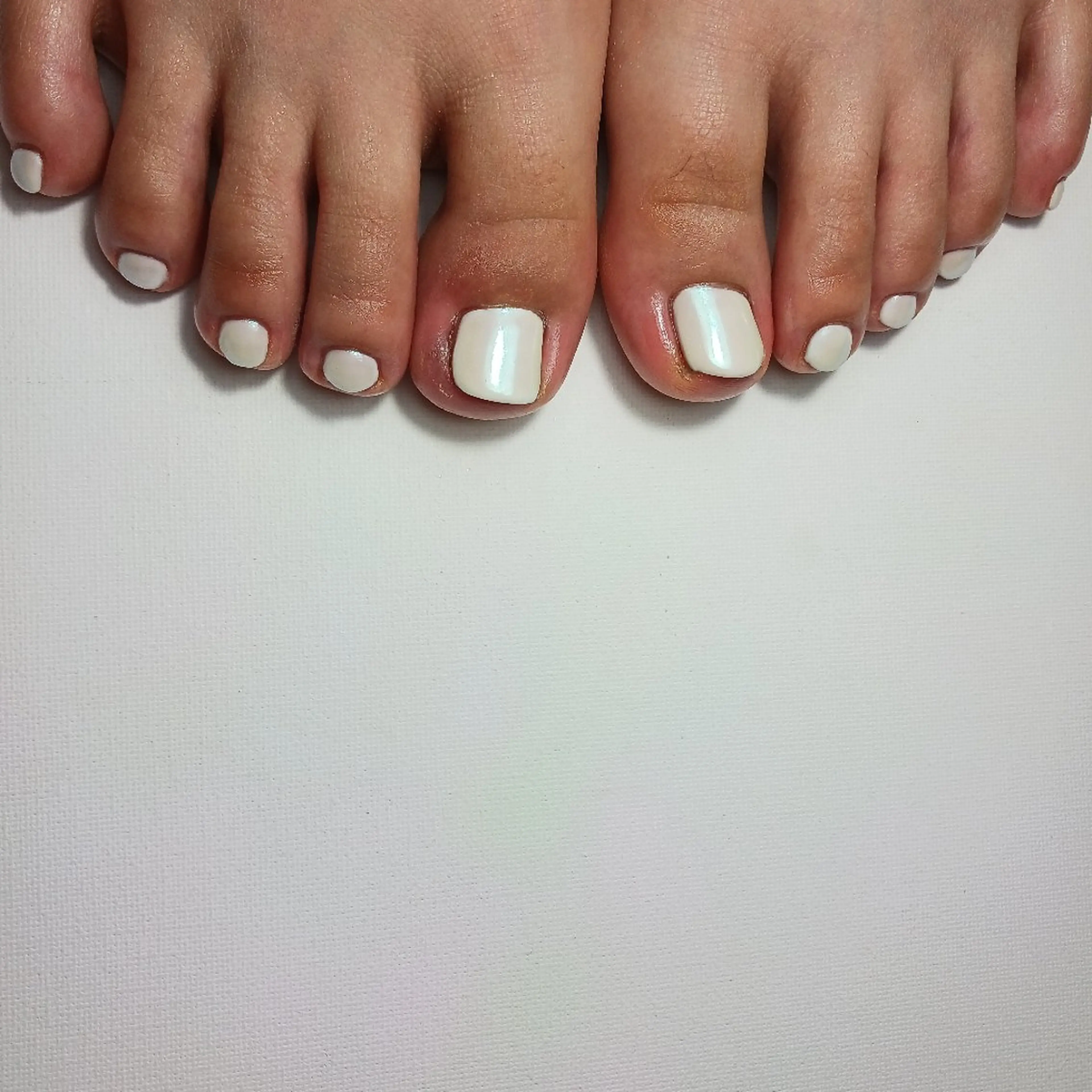 ネイル オーロラネイル ジェルネイル 持ち込み ショートネイル ホワイト フットネイル owlnail /持込みデザイン専門のネイルデザイン