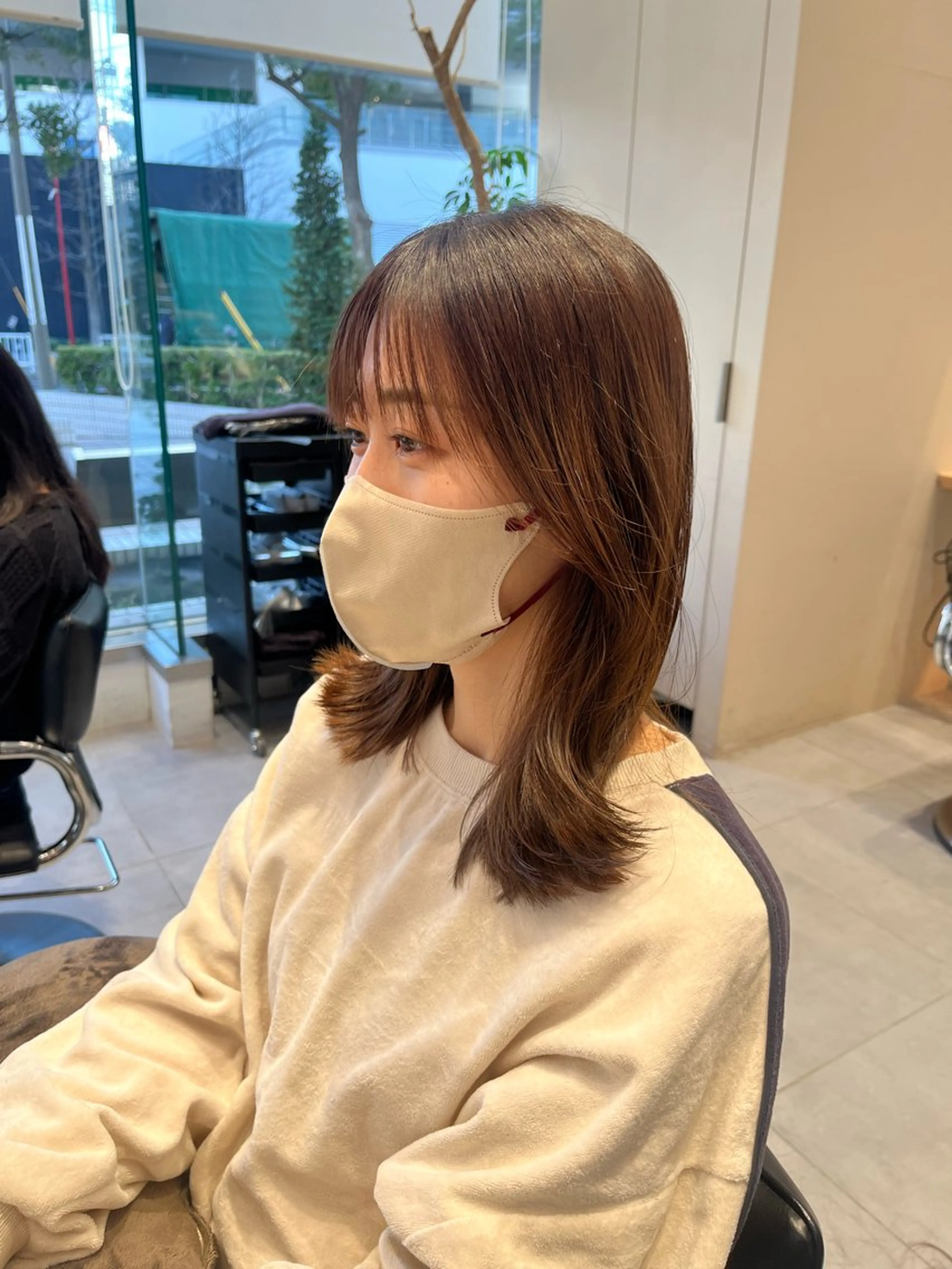 ミディアム ナミ🩶暗髪/暖色 ❤️/透明感/縮毛のヘアスタイル