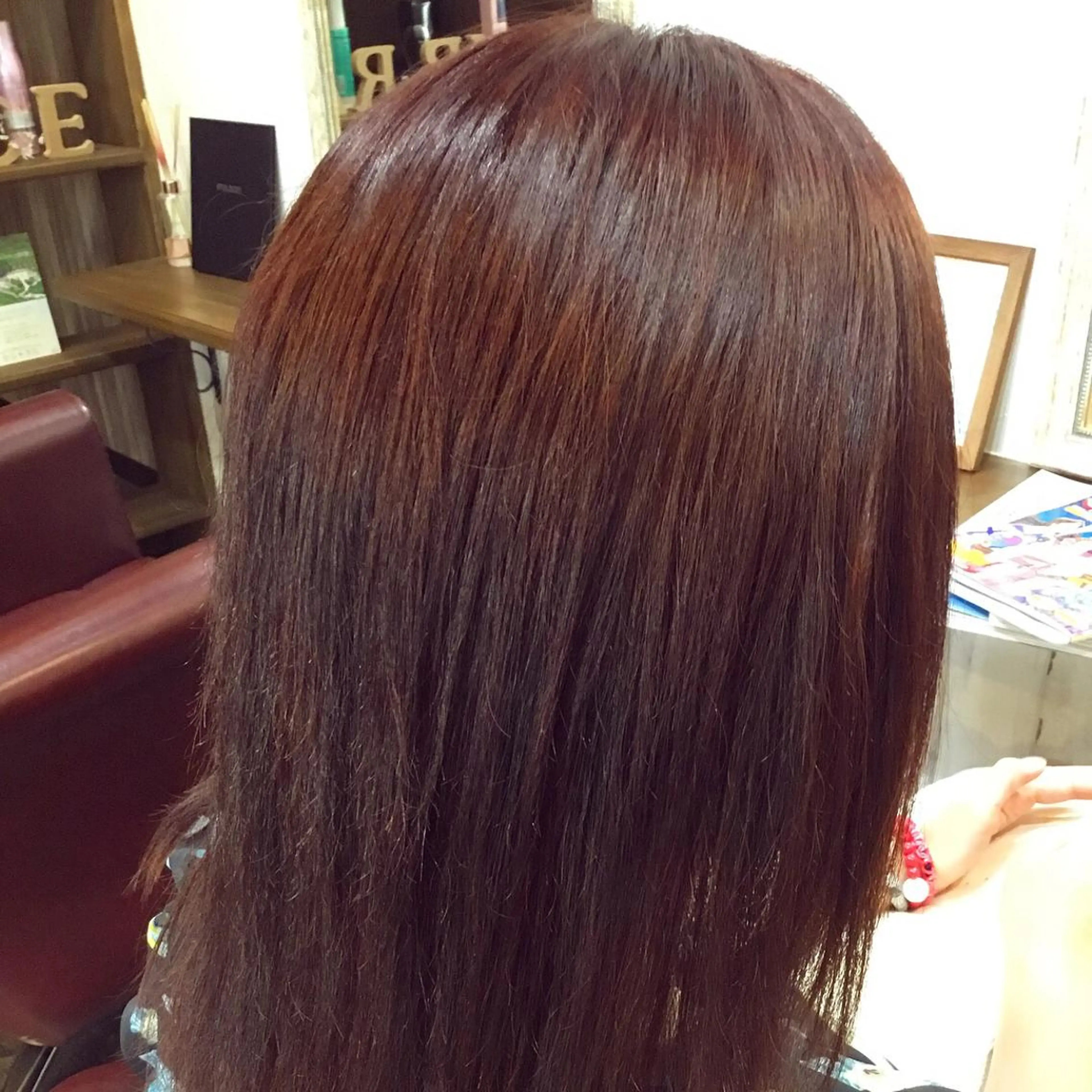 ミディアム カラー embrace エンブレイスのヘアスタイル