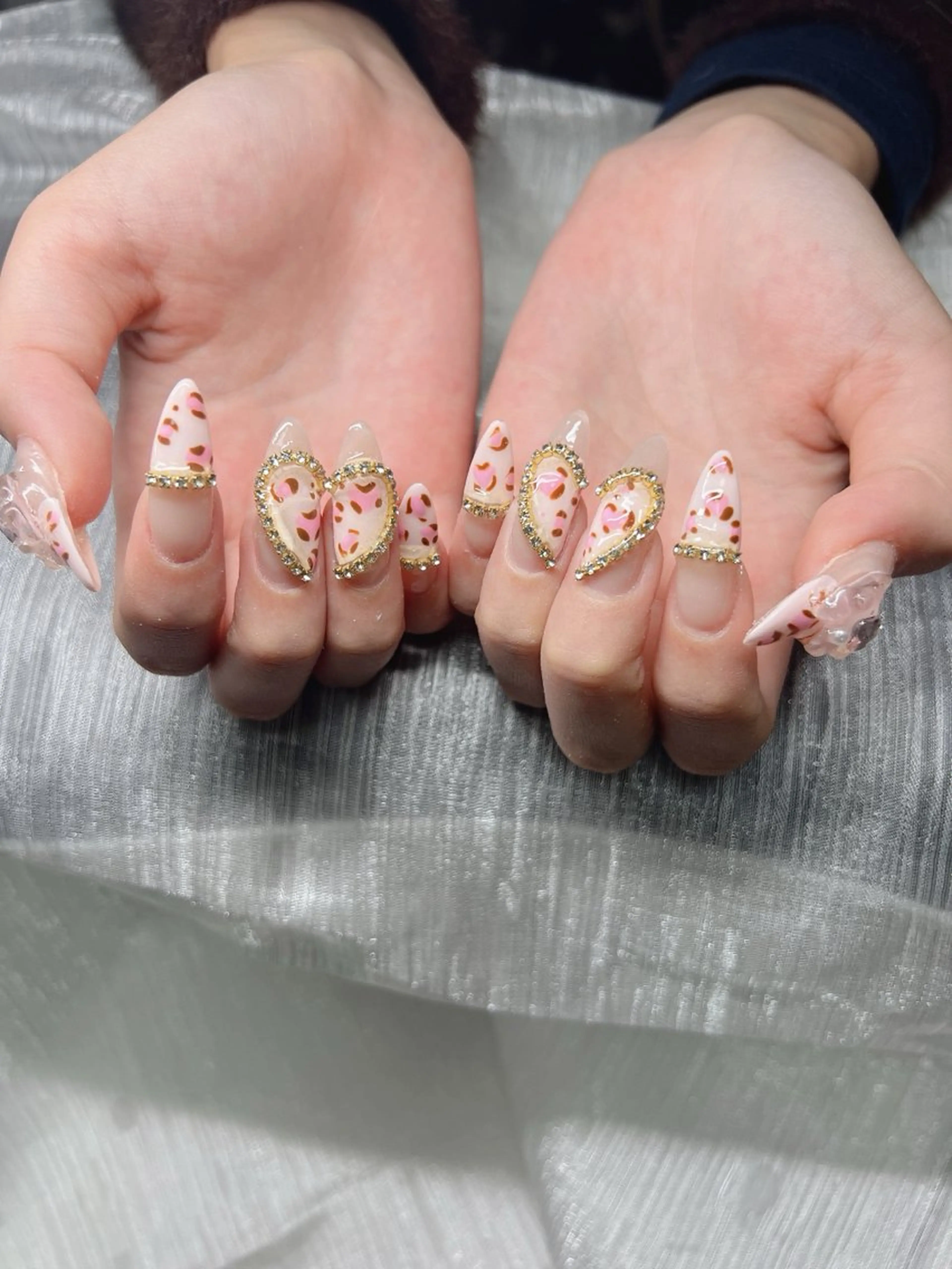 ネイル オーロラネイル チークネイル 長さ出し フットネイル フレンチネイル Lee Nails チップ長さだし専門店のネイルデザイン