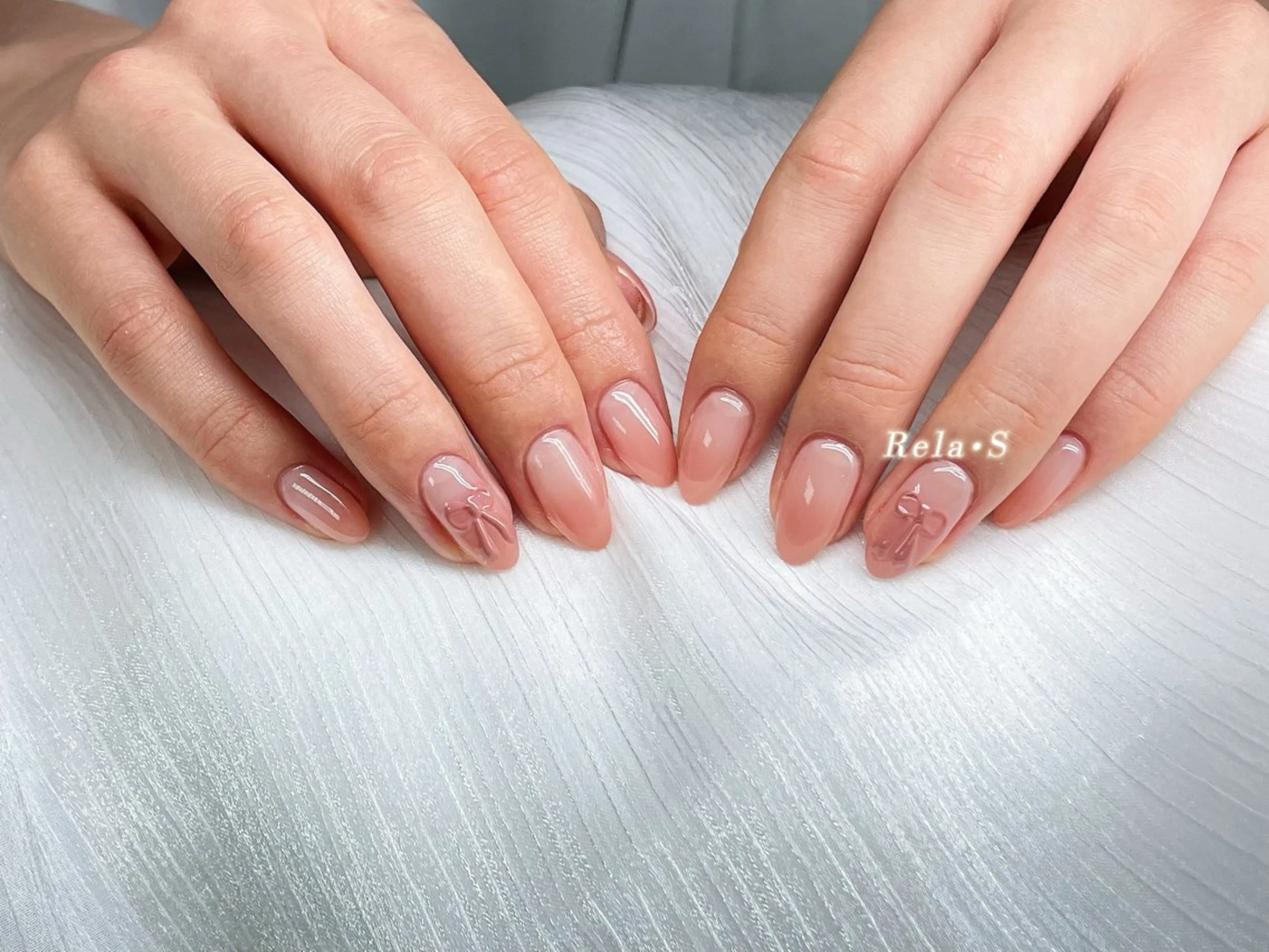 ネイル オーロラネイル 長さ出し フレンチネイル ジェルネイル ガラスフレンチ ハンドネイル Rela・S NAILのネイルデザイン