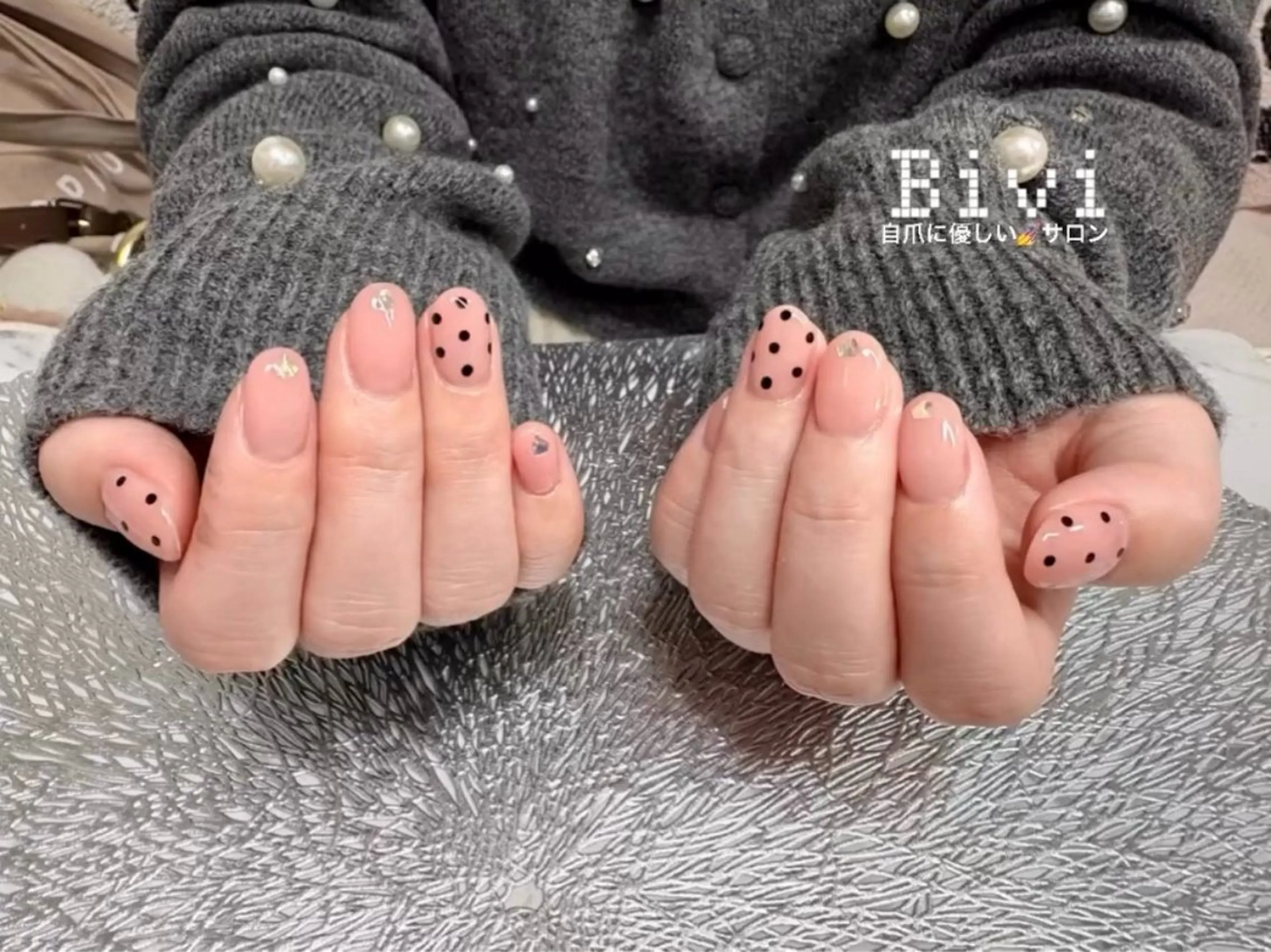 ネイル アートネイル ラメ(グリッター) 持ち込み ワンホンネイル 冬ネイル ハンドネイル ハンドケア ♡Bivi♡自爪に 優しいネイルサロンのネイルデザイン