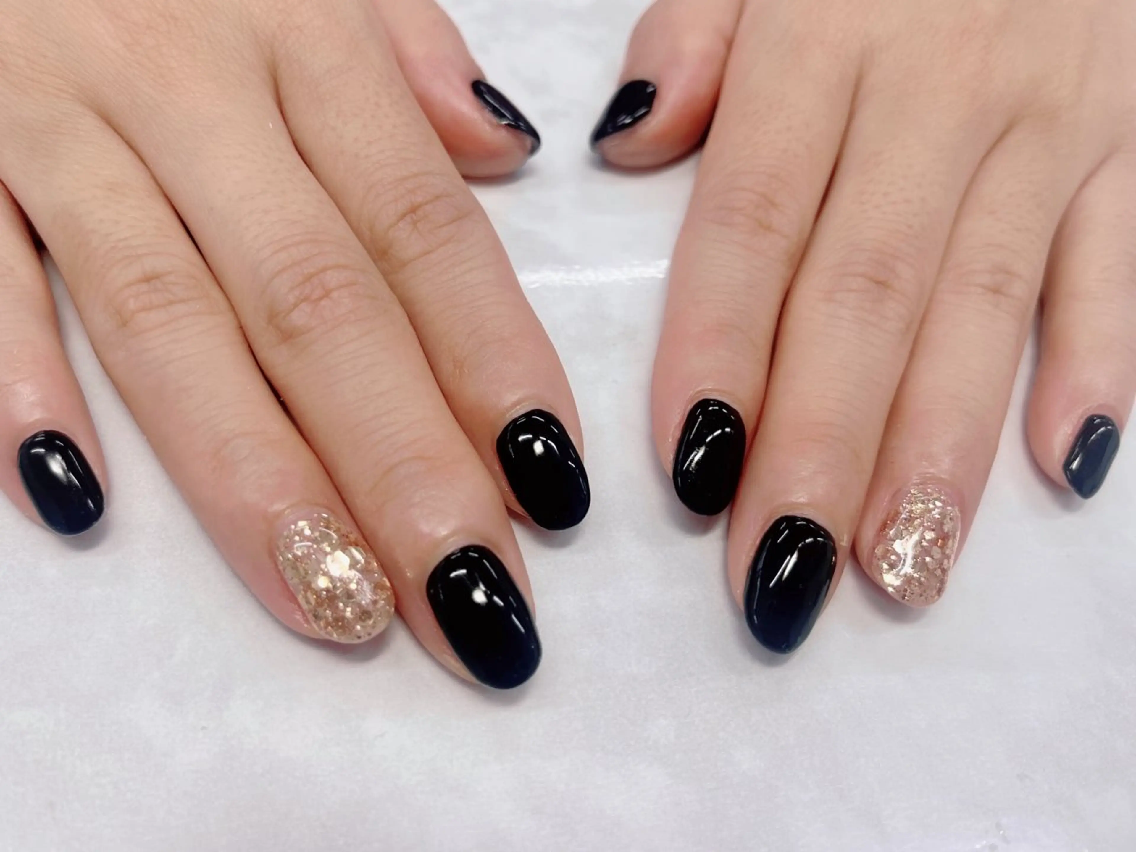 ネイル ゴールド CeCe Garden 表参道所属・ソニ ダニカのネイルデザイン