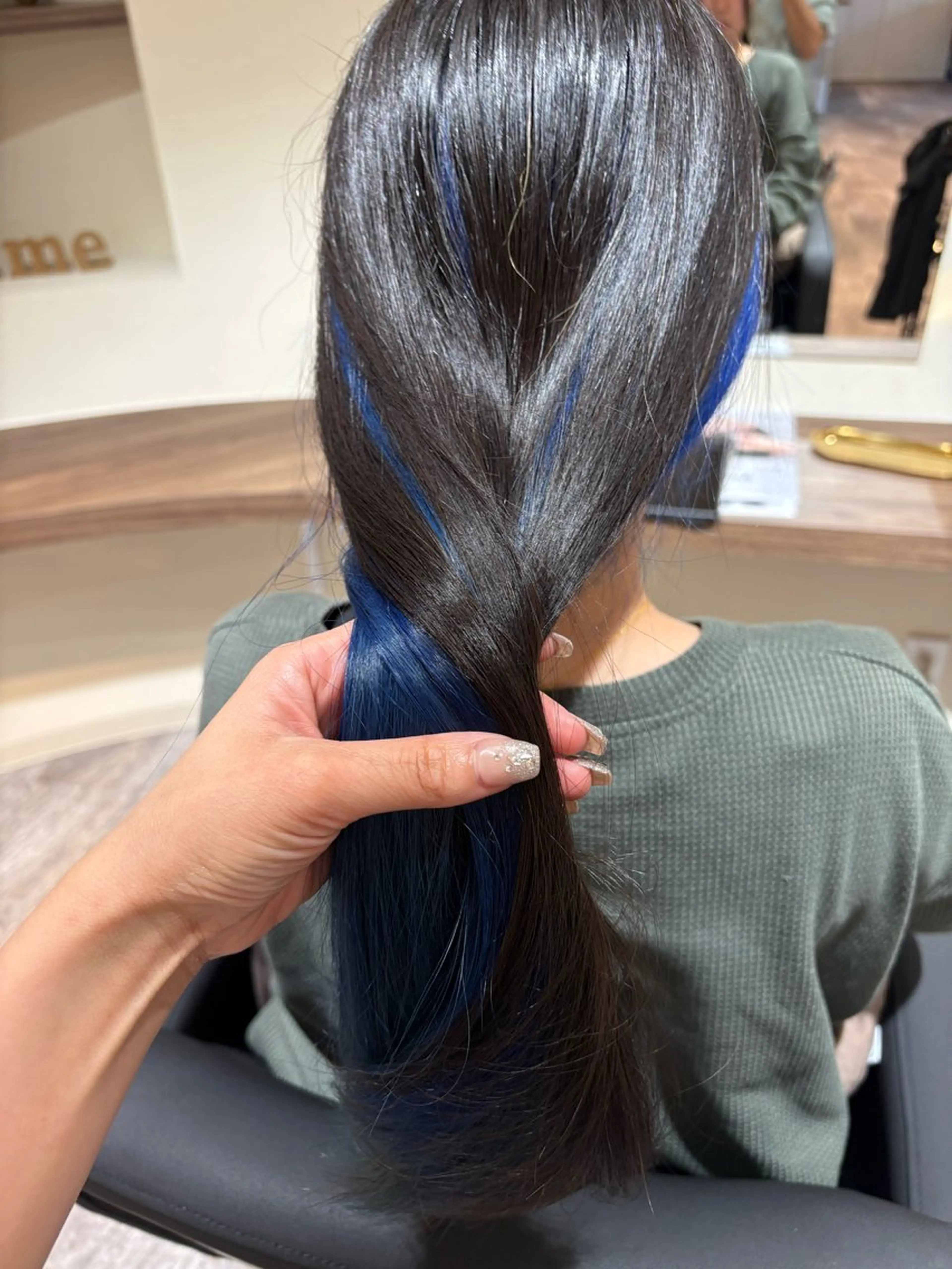 ロング 西田 朋華のヘアスタイル