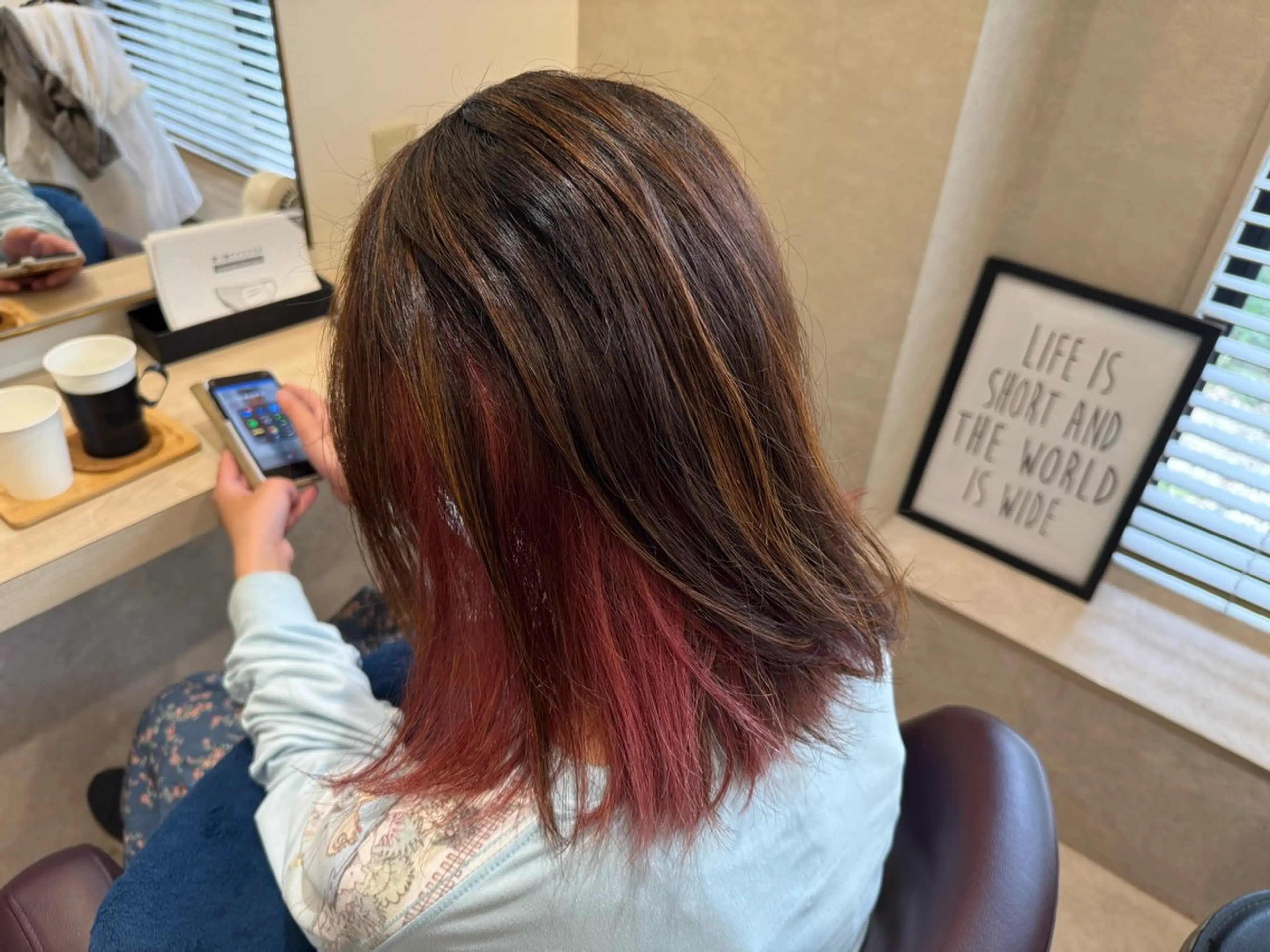 ミディアム カラー Erika [Simple]のヘアスタイル